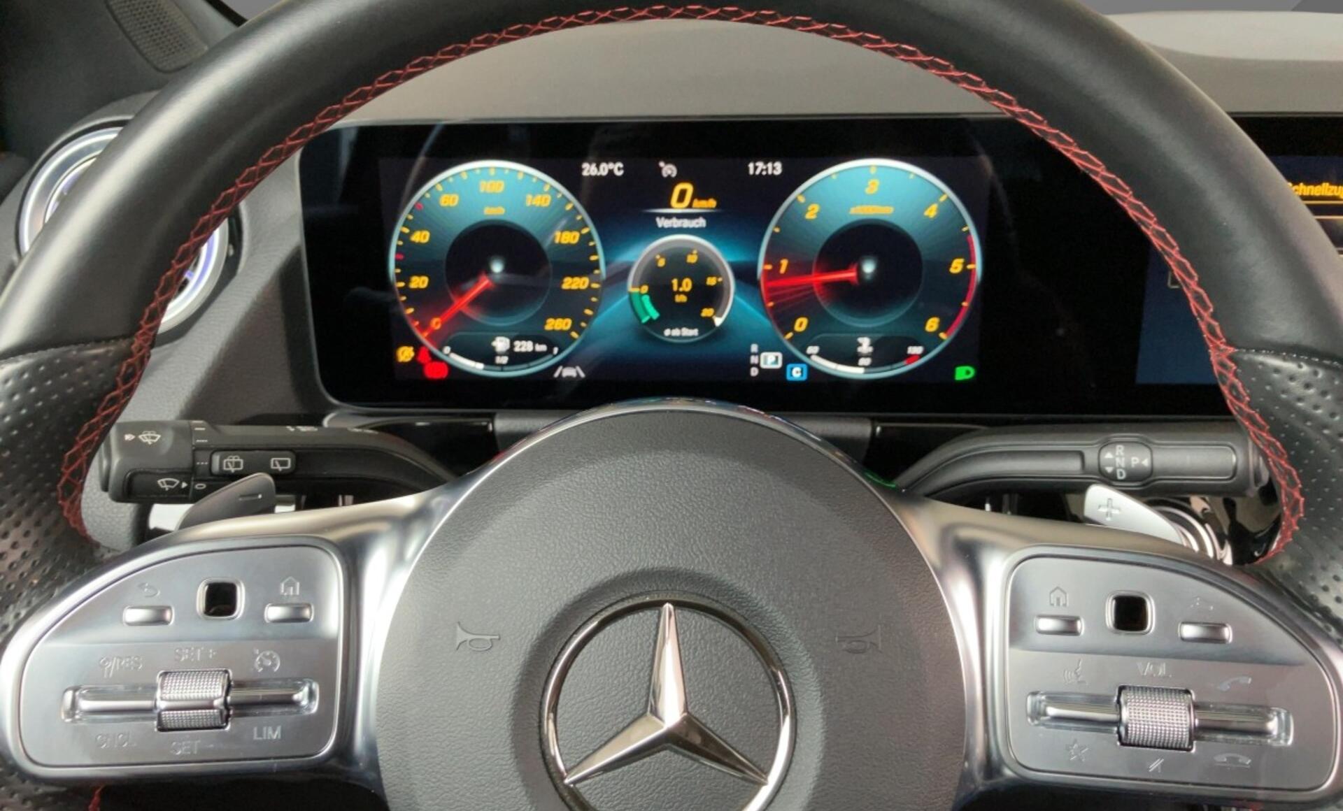 Mercedes-Benz - B 200 d AMG Line