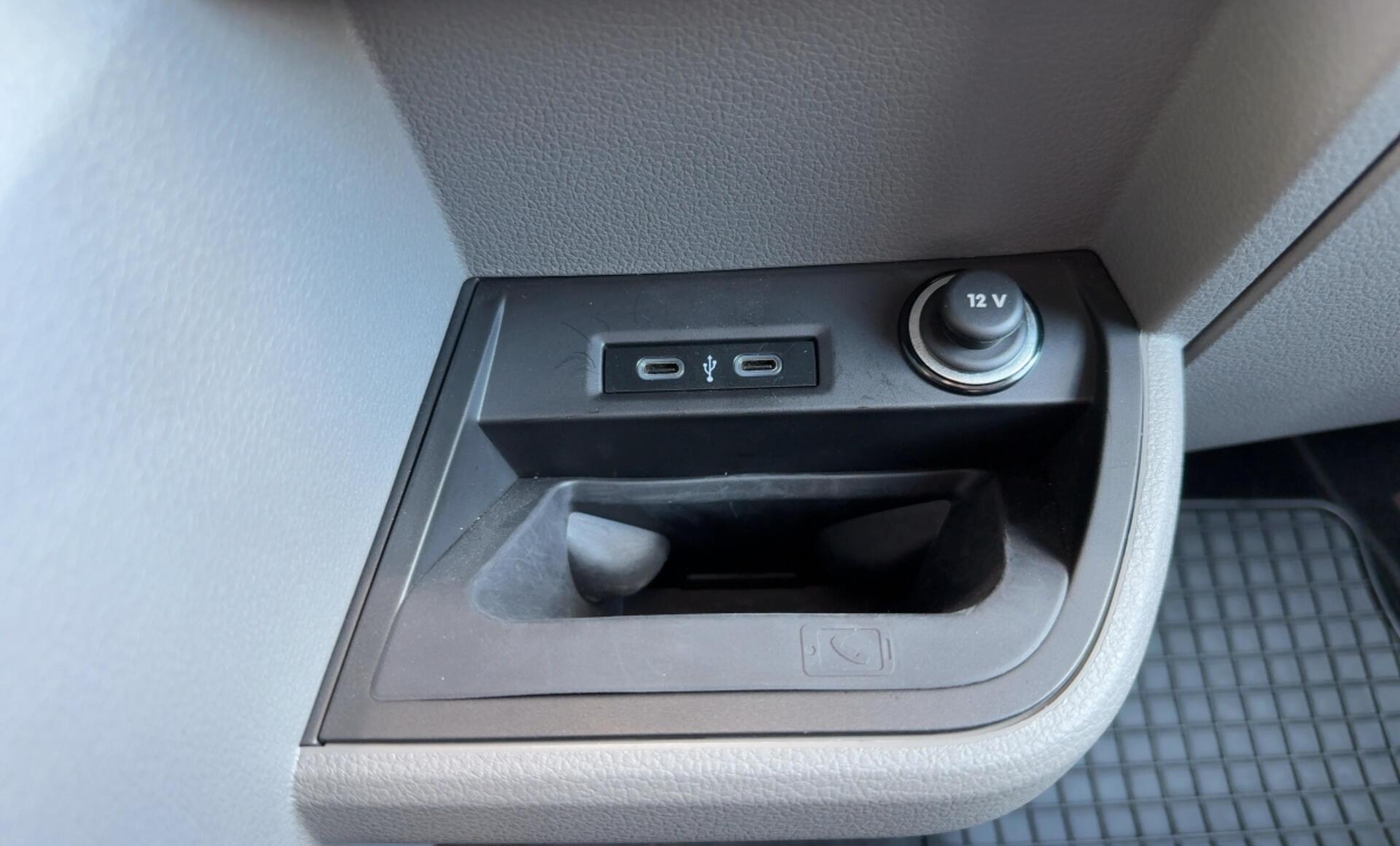 Volkswagen - VOLKSWAGEN T6 KOMBI