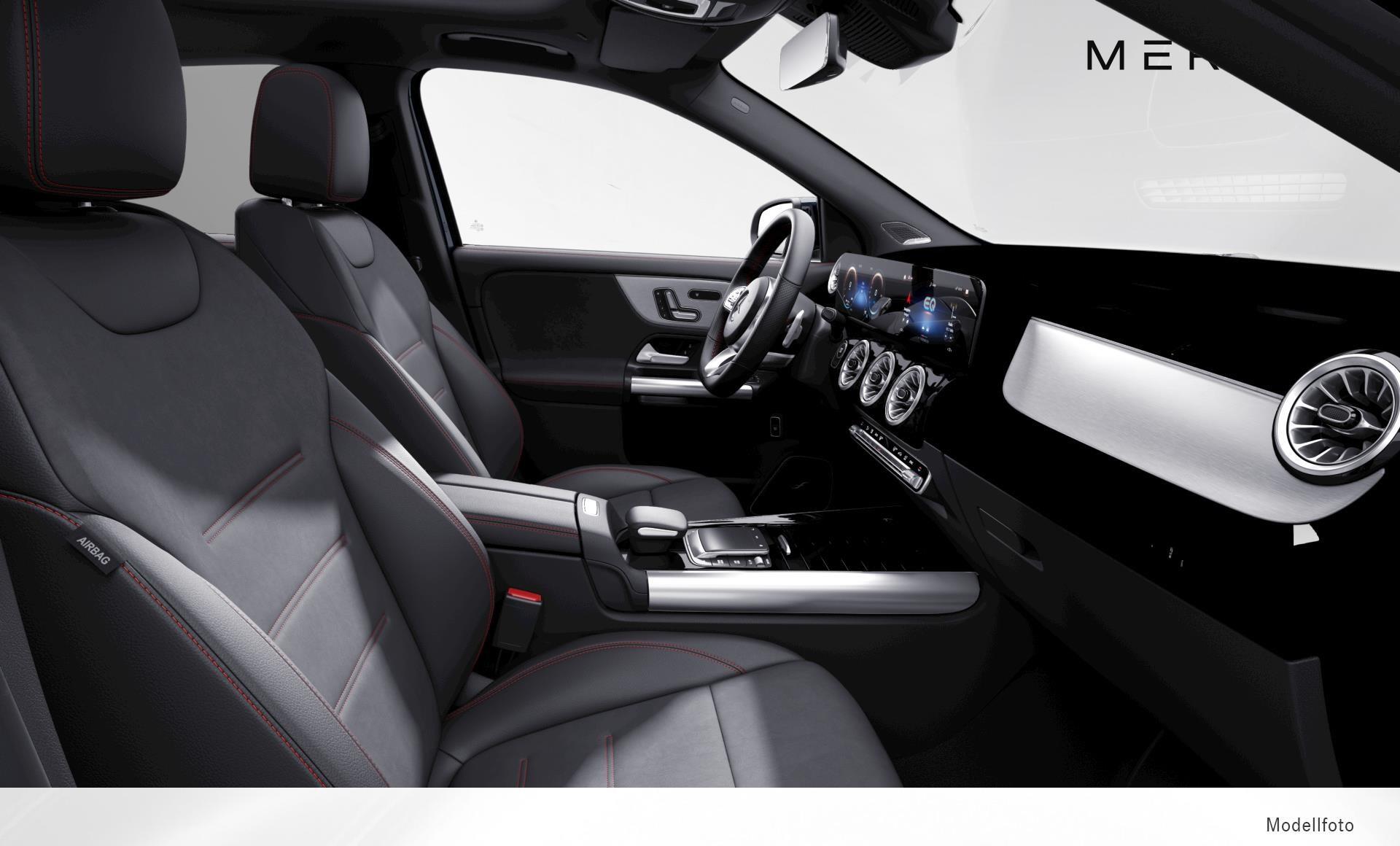 Mercedes-Benz - EQA 300 4MATIC