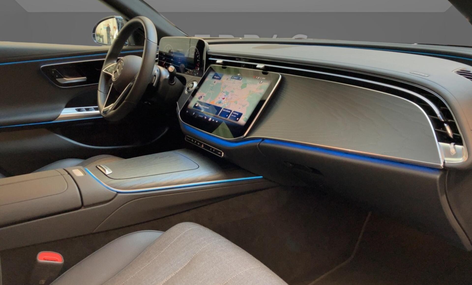 Mercedes-Benz - E 300 de 4MATIC T-Modell mit EQ Hybrid Technologie