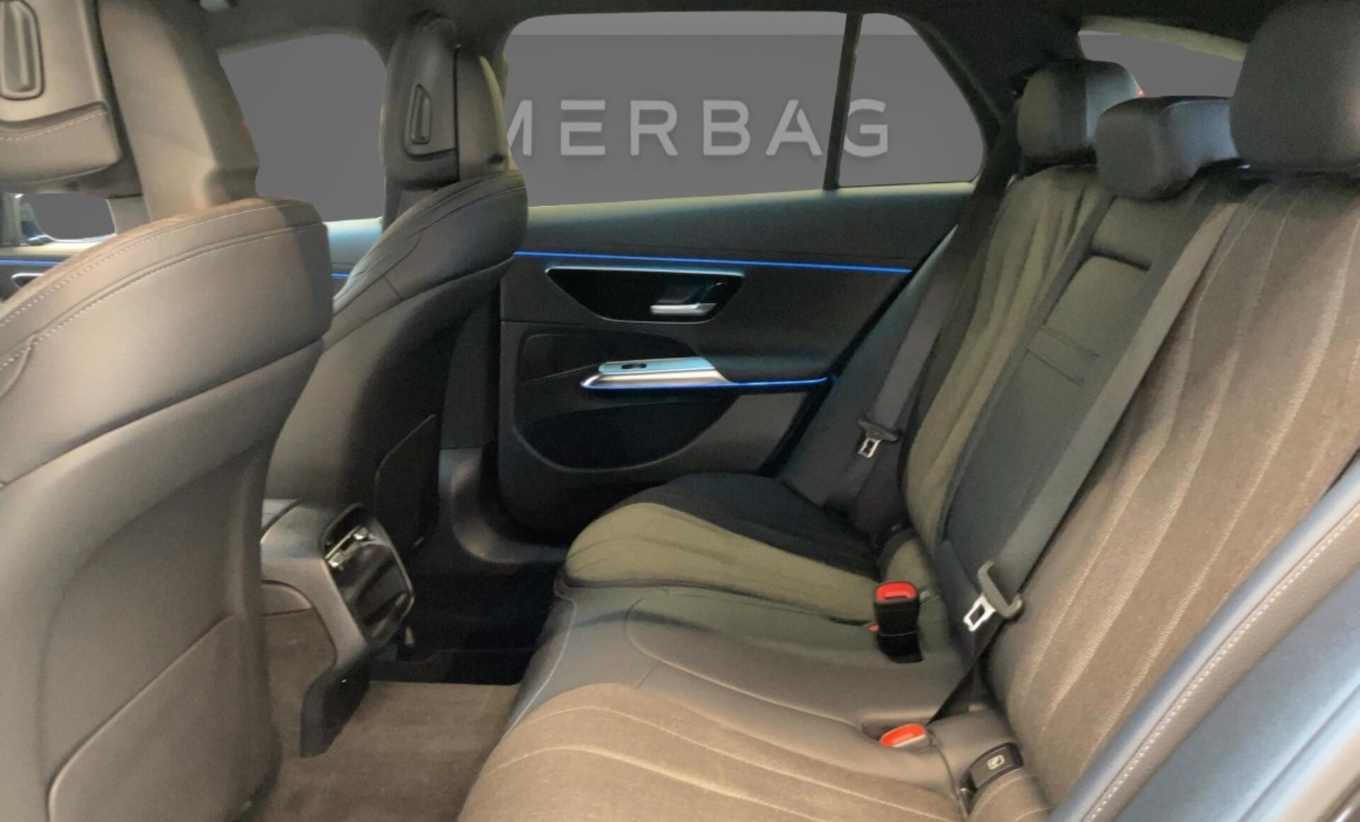 Mercedes-Benz - E 300 de 4MATIC T-Modell mit EQ Hybrid Technologie