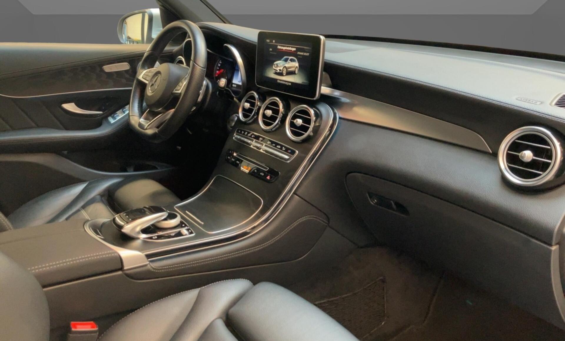 Mercedes-Benz - GLC 250 4MATIC AMG Line