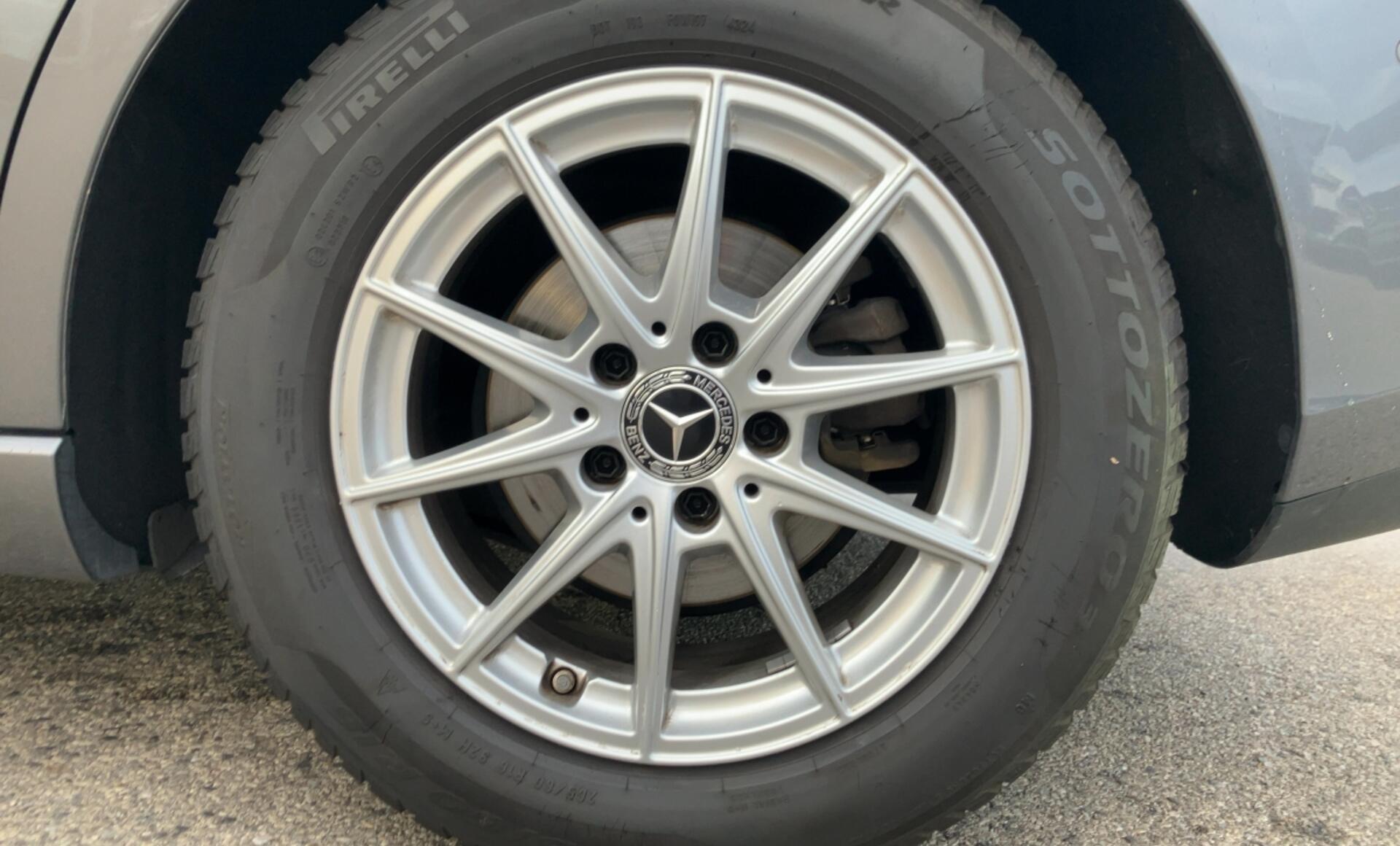 Mercedes-Benz - B 200 d Progressive Line