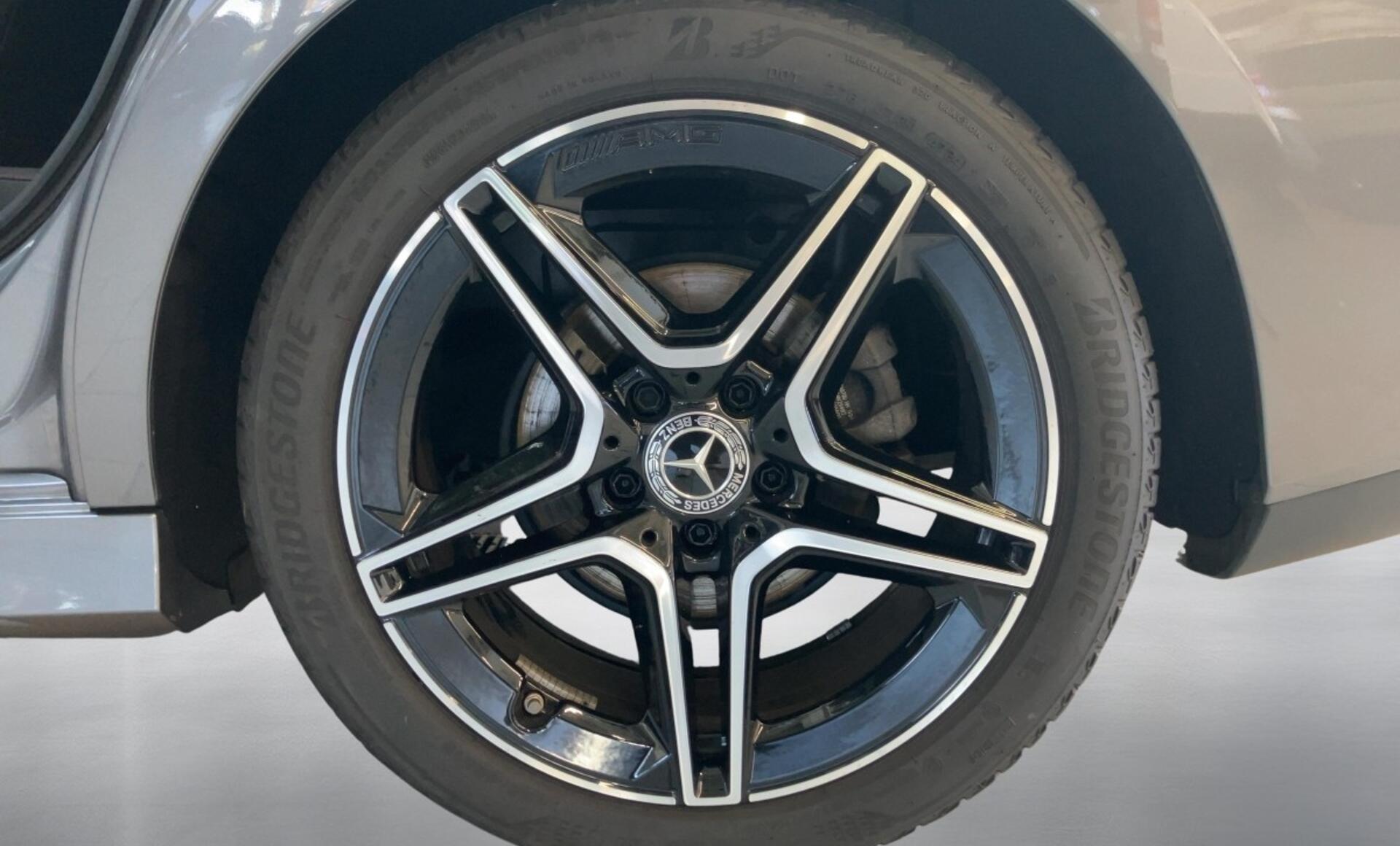 Mercedes-Benz - CLA 180 d Coupé Österreich-Edition