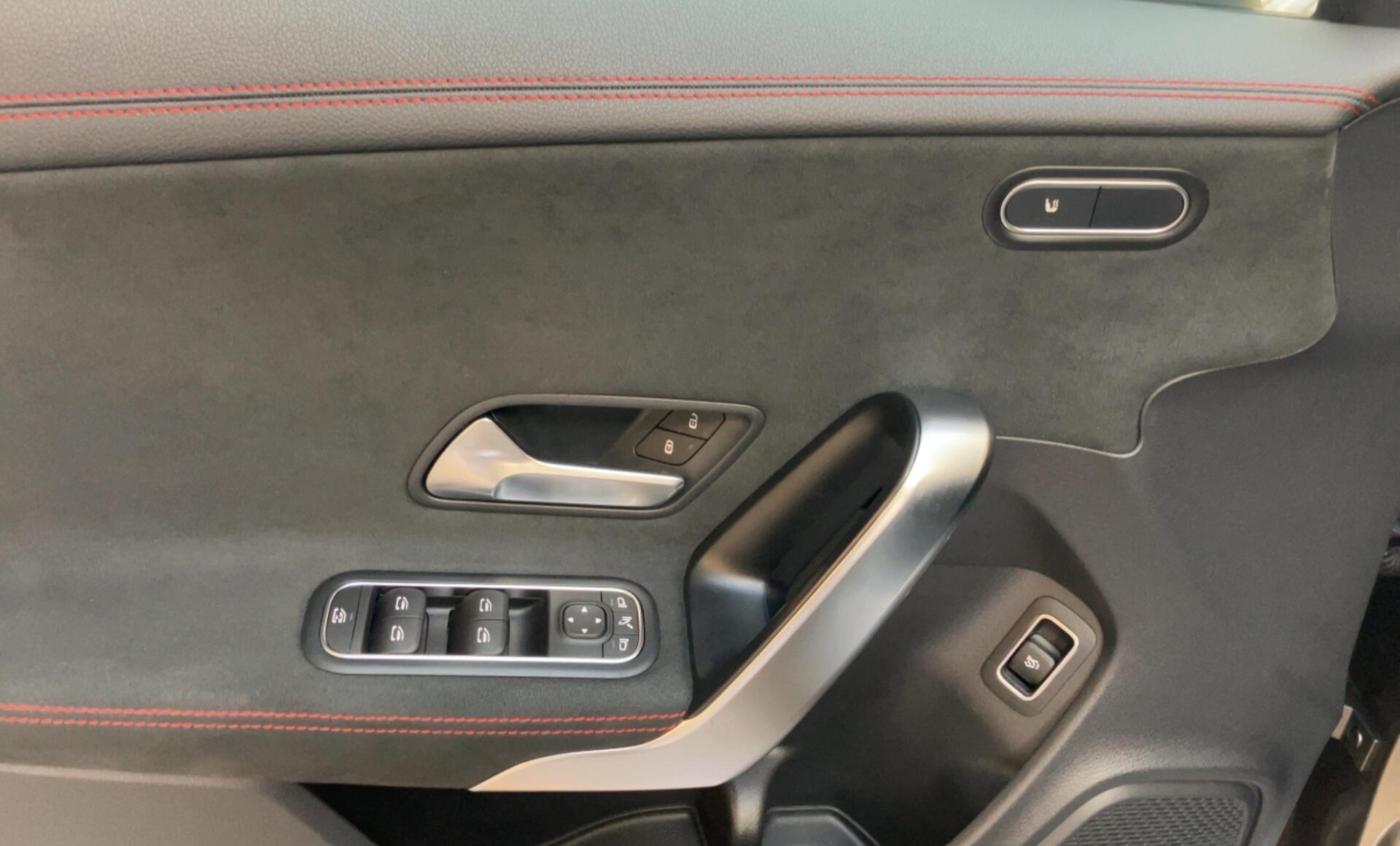 Mercedes-Benz - CLA 180 d Coupé Österreich-Edition