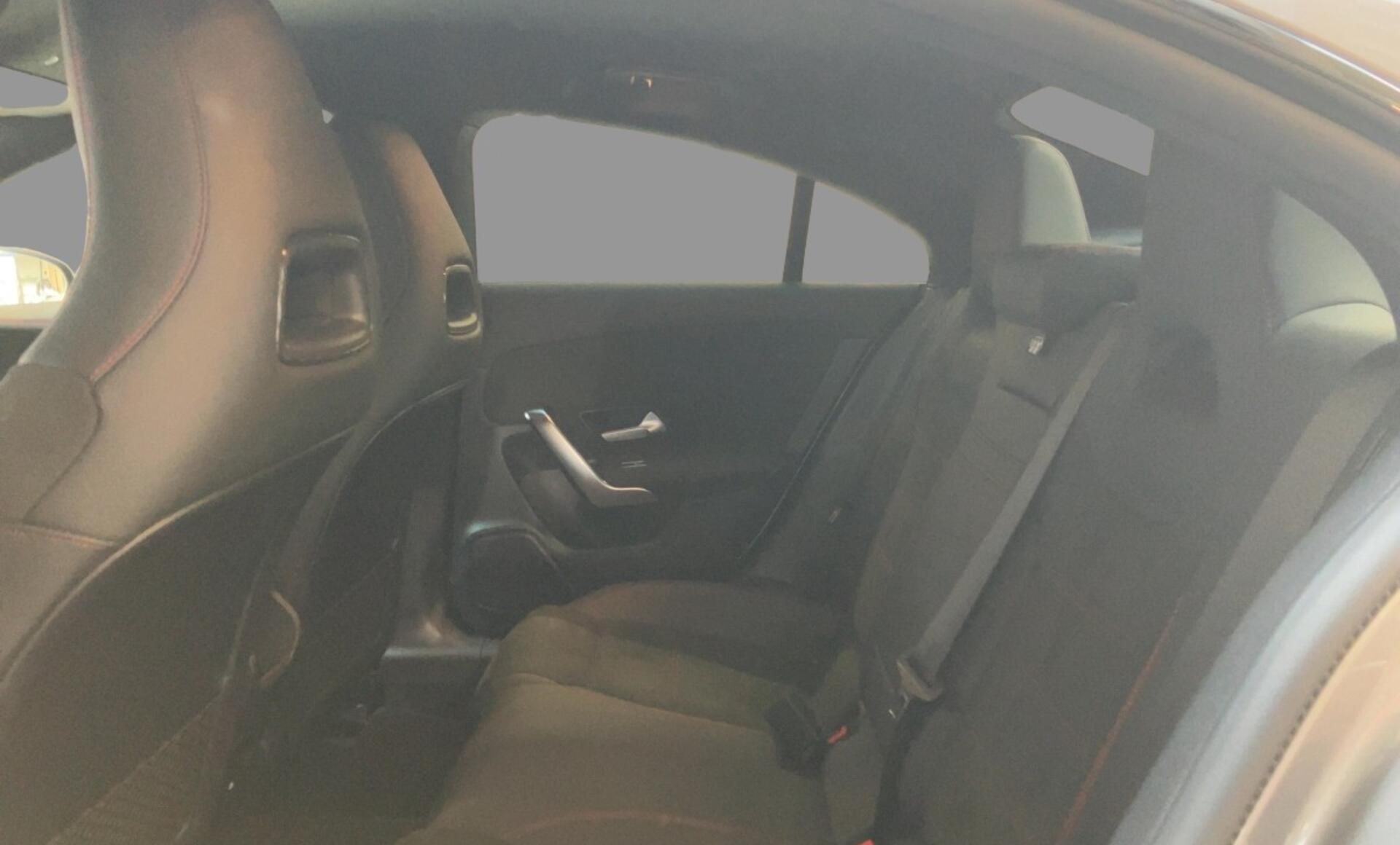 Mercedes-Benz - CLA 180 d Coupé Österreich-Edition