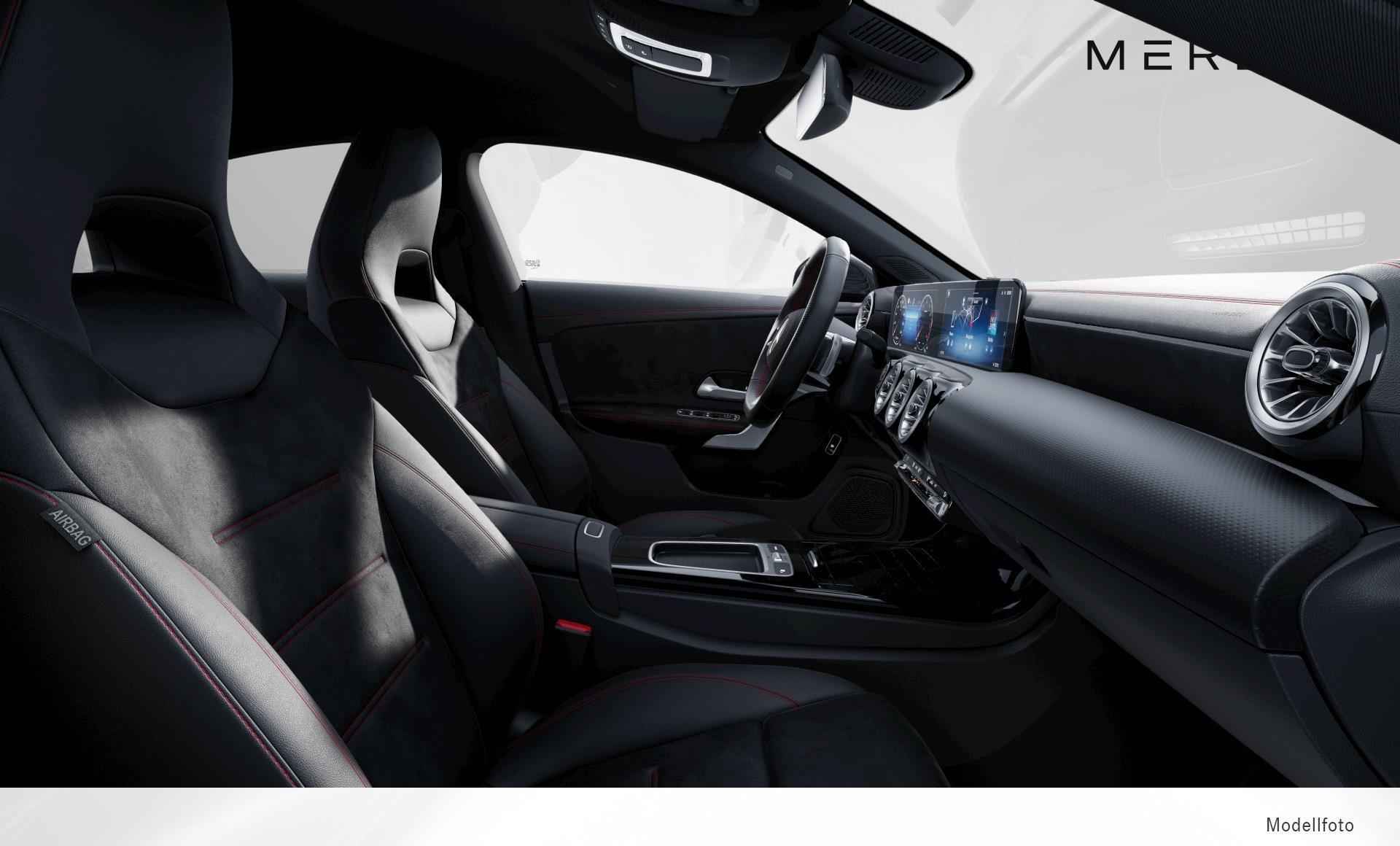 Mercedes-Benz - CLA 180 Coupé AMG Line