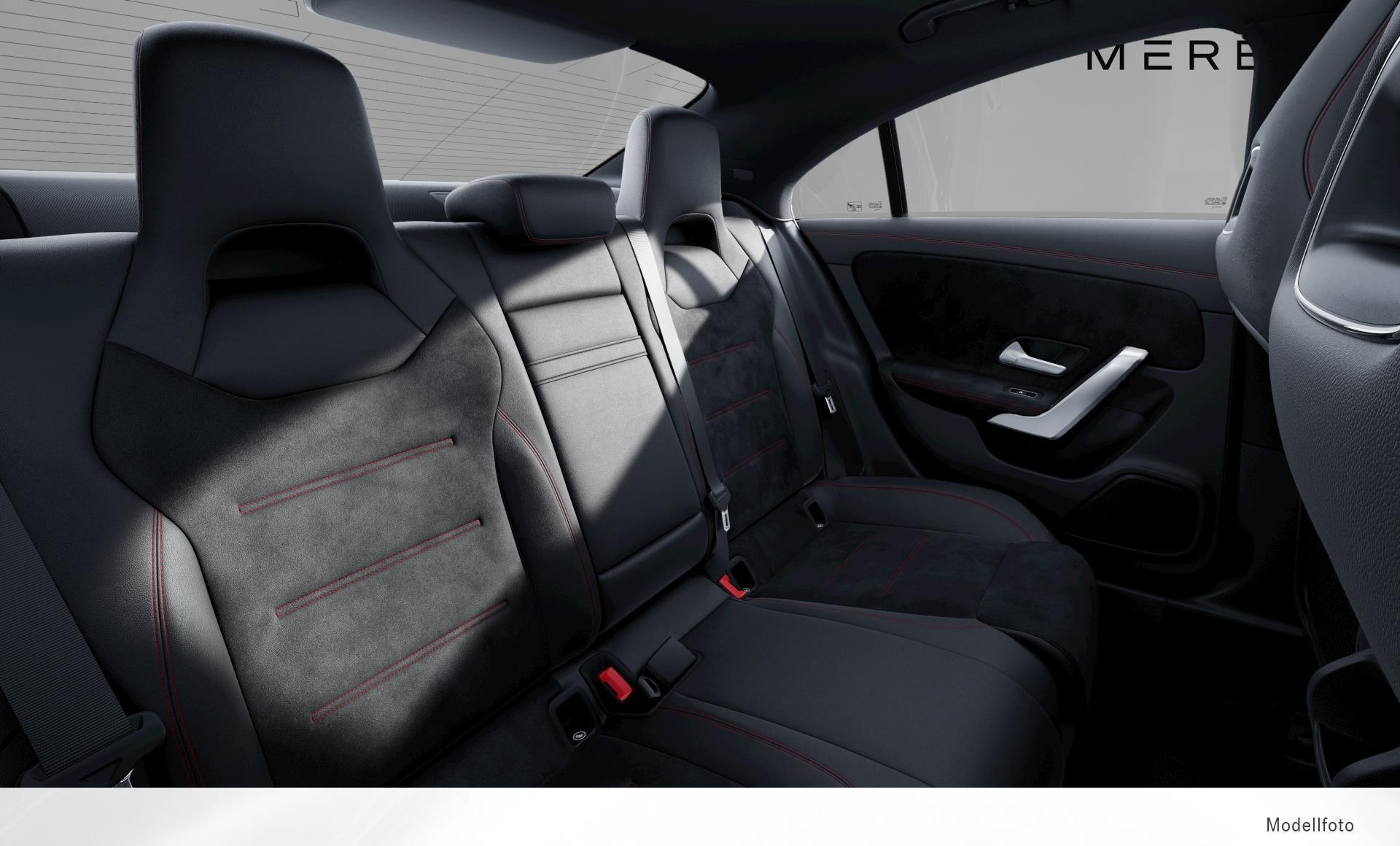 Mercedes-Benz - CLA 180 Coupé AMG Line