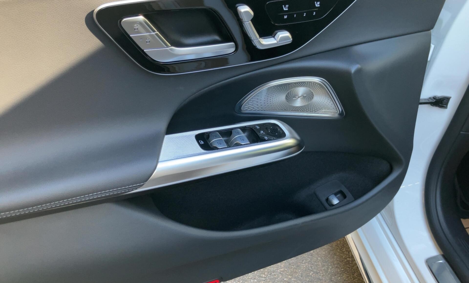 Mercedes-Benz - E 300 de 4MATIC Limousine mit EQ Hybrid Technologi