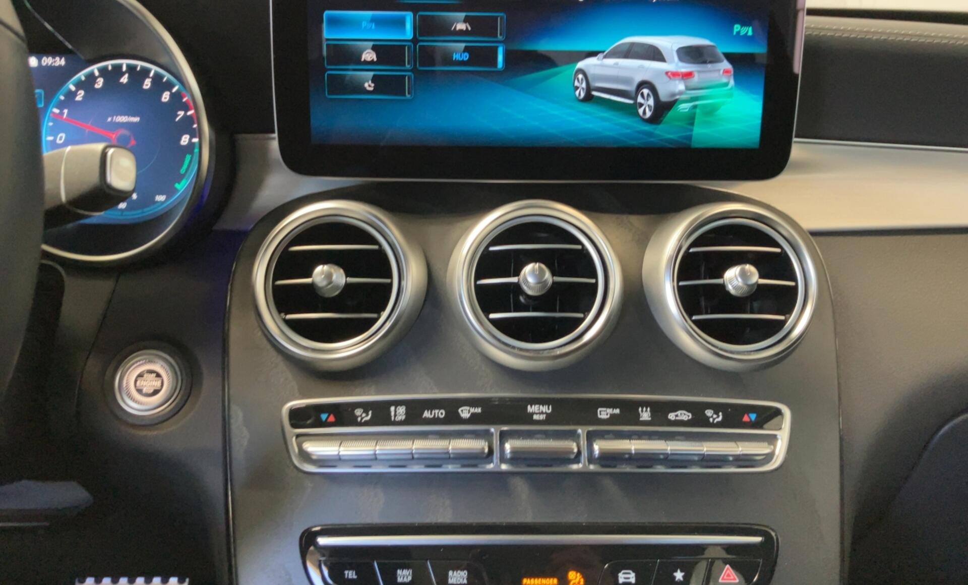 Mercedes-Benz - GLC 300 e 4MATIC