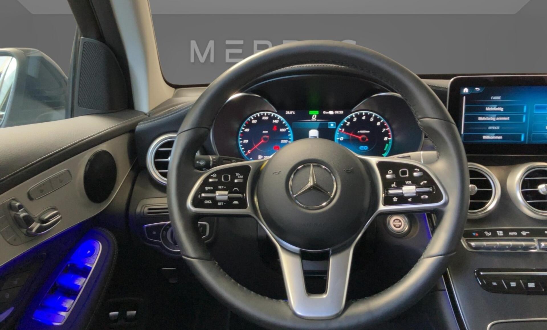 Mercedes-Benz - GLC 300 e 4MATIC