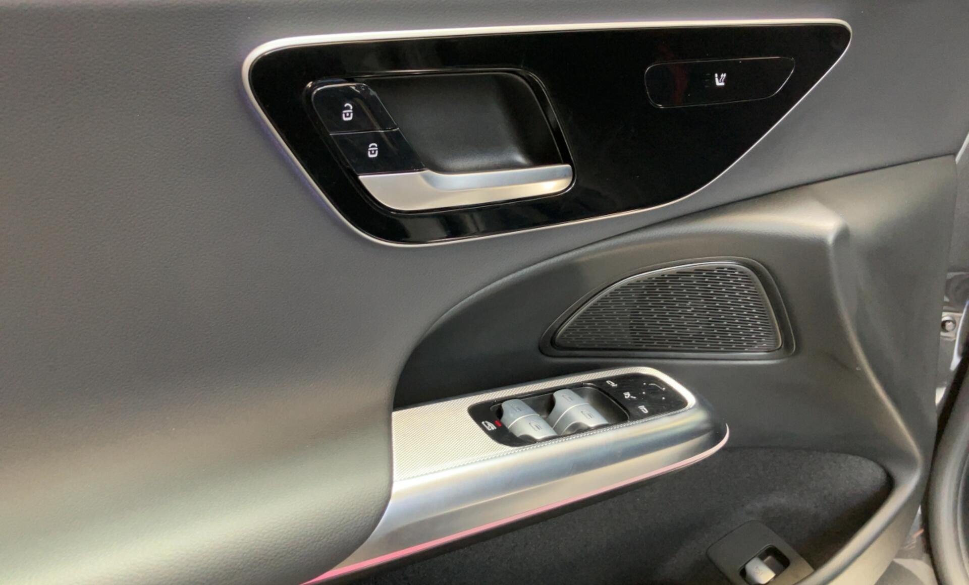 Mercedes-Benz - E 300 de 4MATIC T-Modell mit EQ Hybrid Technologie