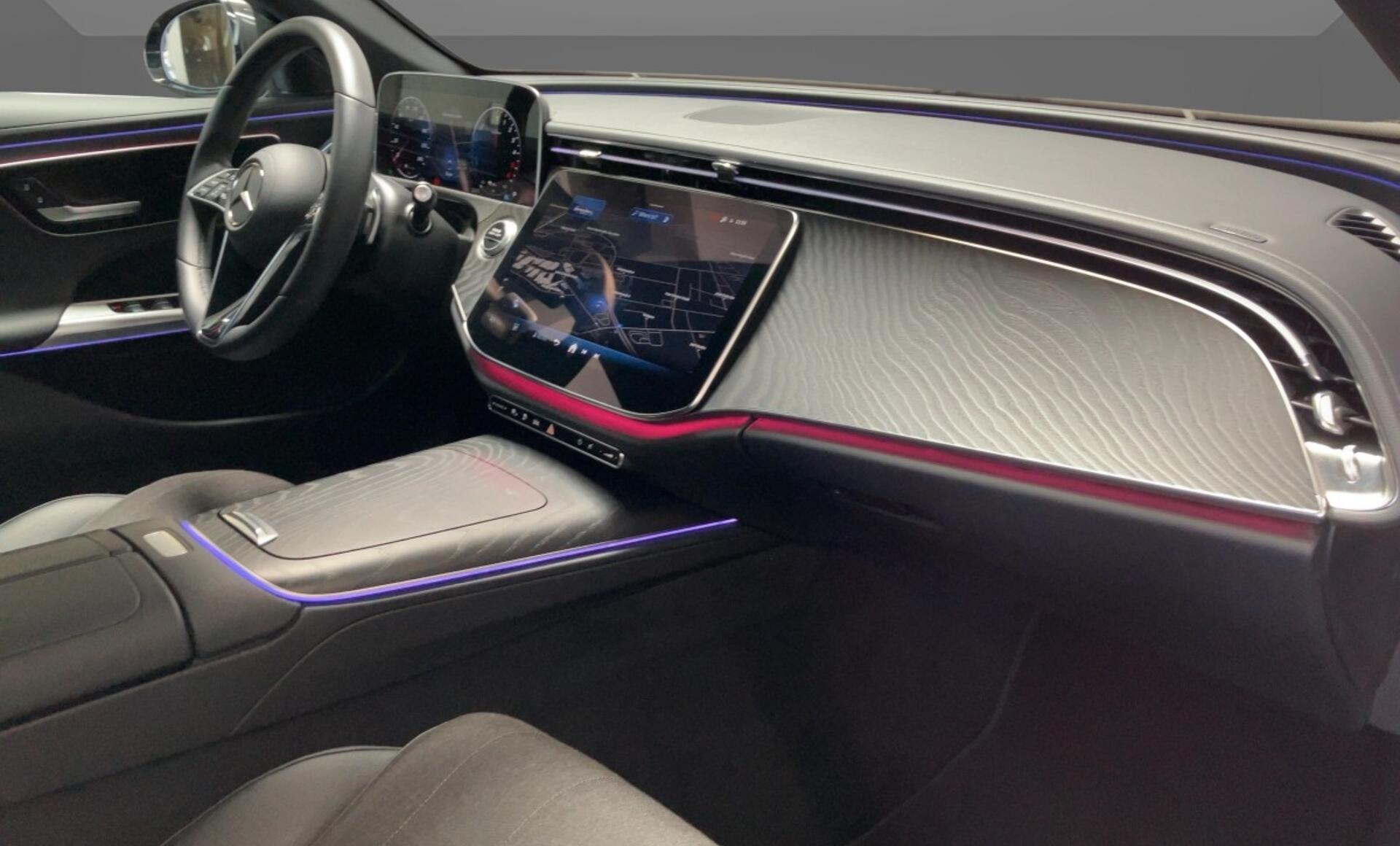 Mercedes-Benz - E 300 de 4MATIC T-Modell mit EQ Hybrid Technologie