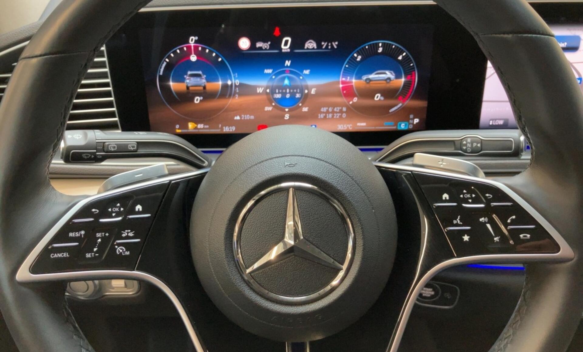Mercedes-Benz - GLE 300 d 4MATIC