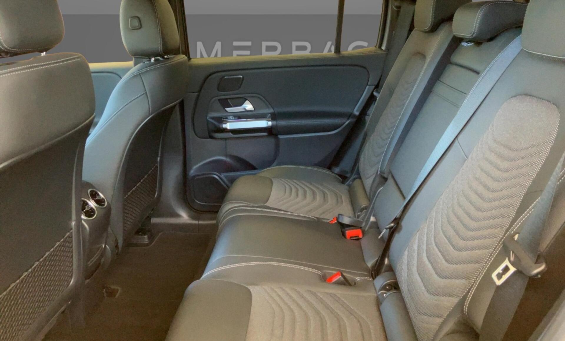Mercedes-Benz - EQB 250