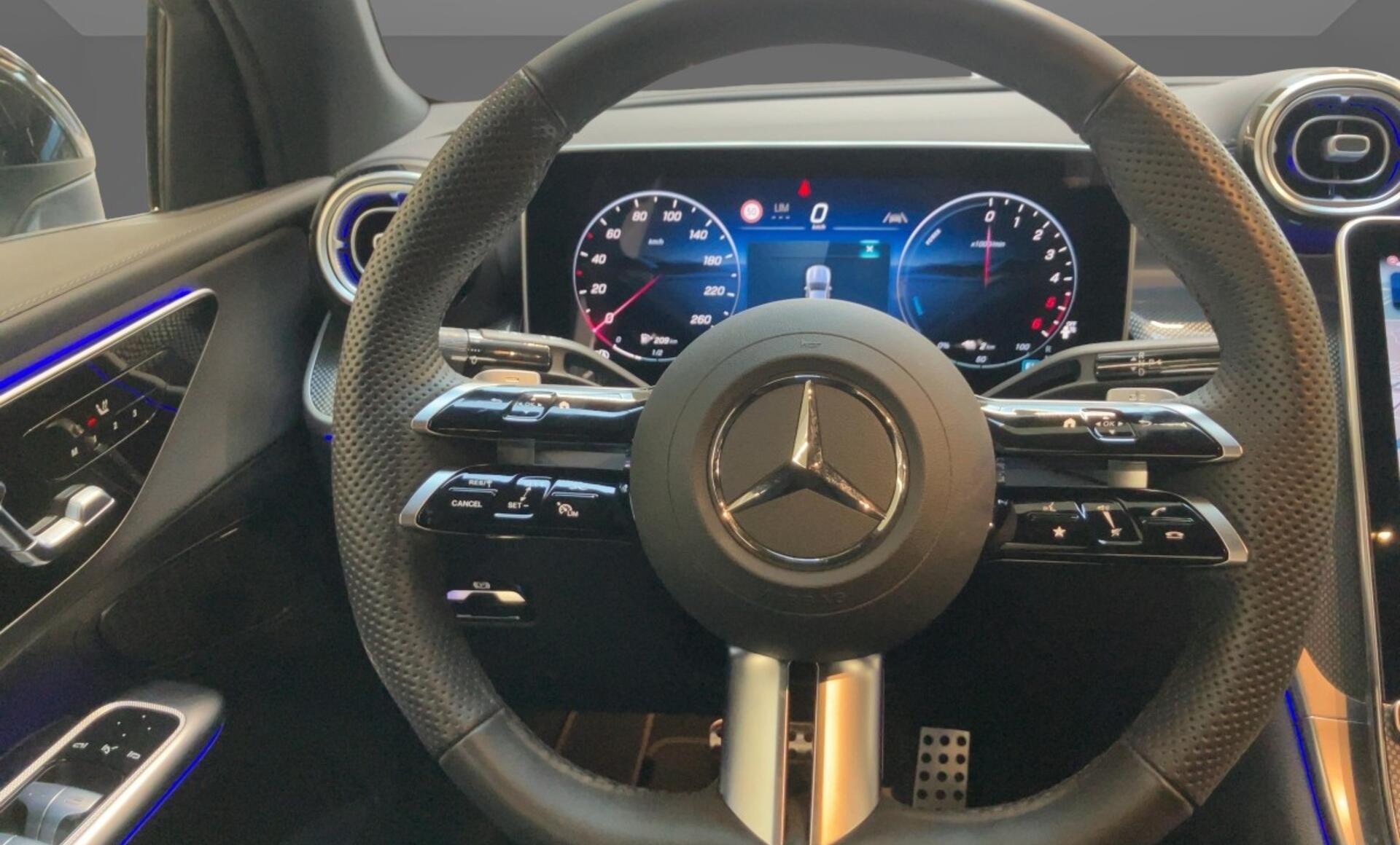 Mercedes-Benz - GLC 300 de 4MATIC Coupé mit EQ Hybrid Technologie