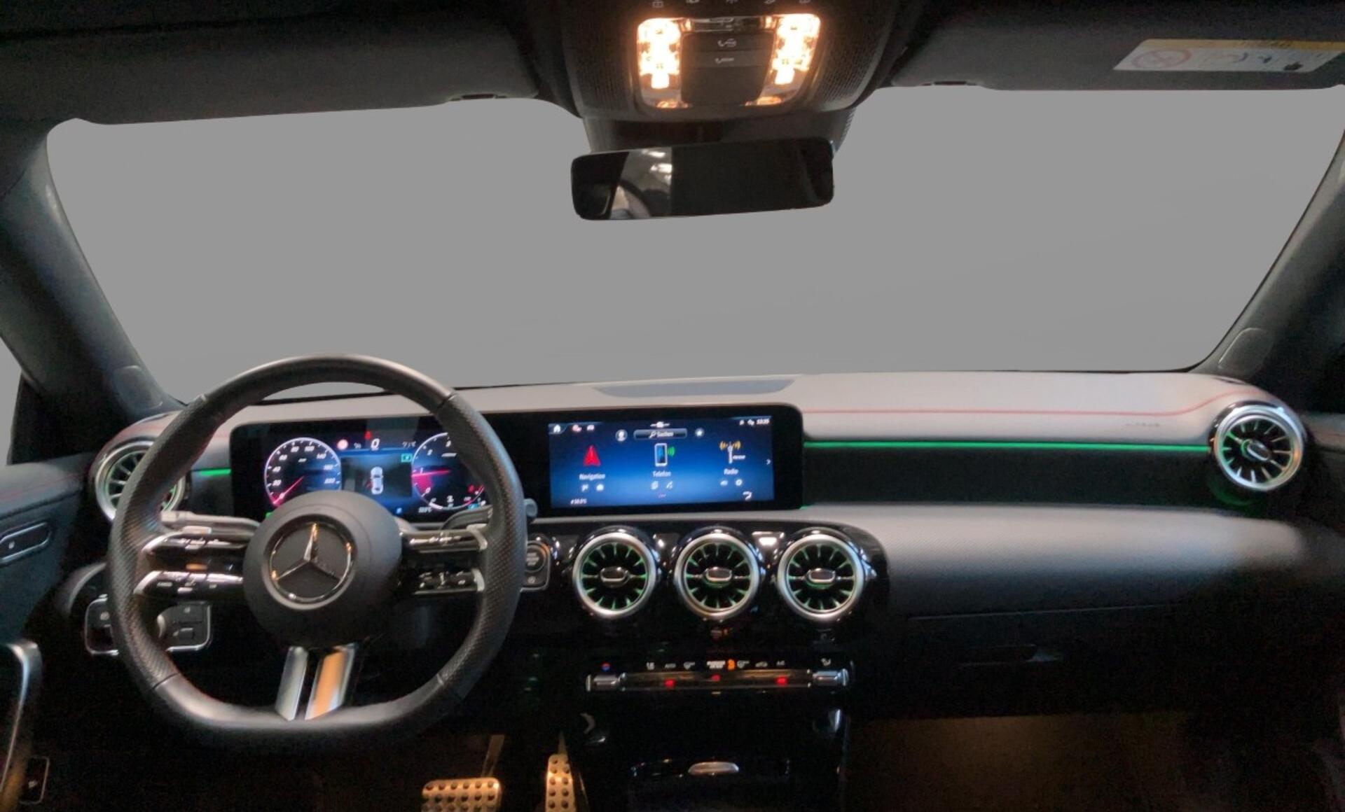 Mercedes-Benz - CLA 180 d Coupé Österreich-Edition