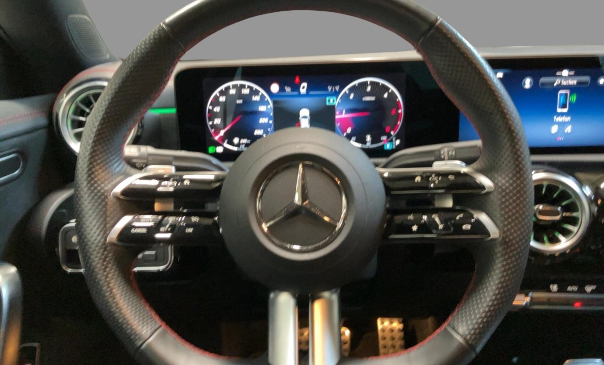 Mercedes-Benz - CLA 180 d Coupé Österreich-Edition