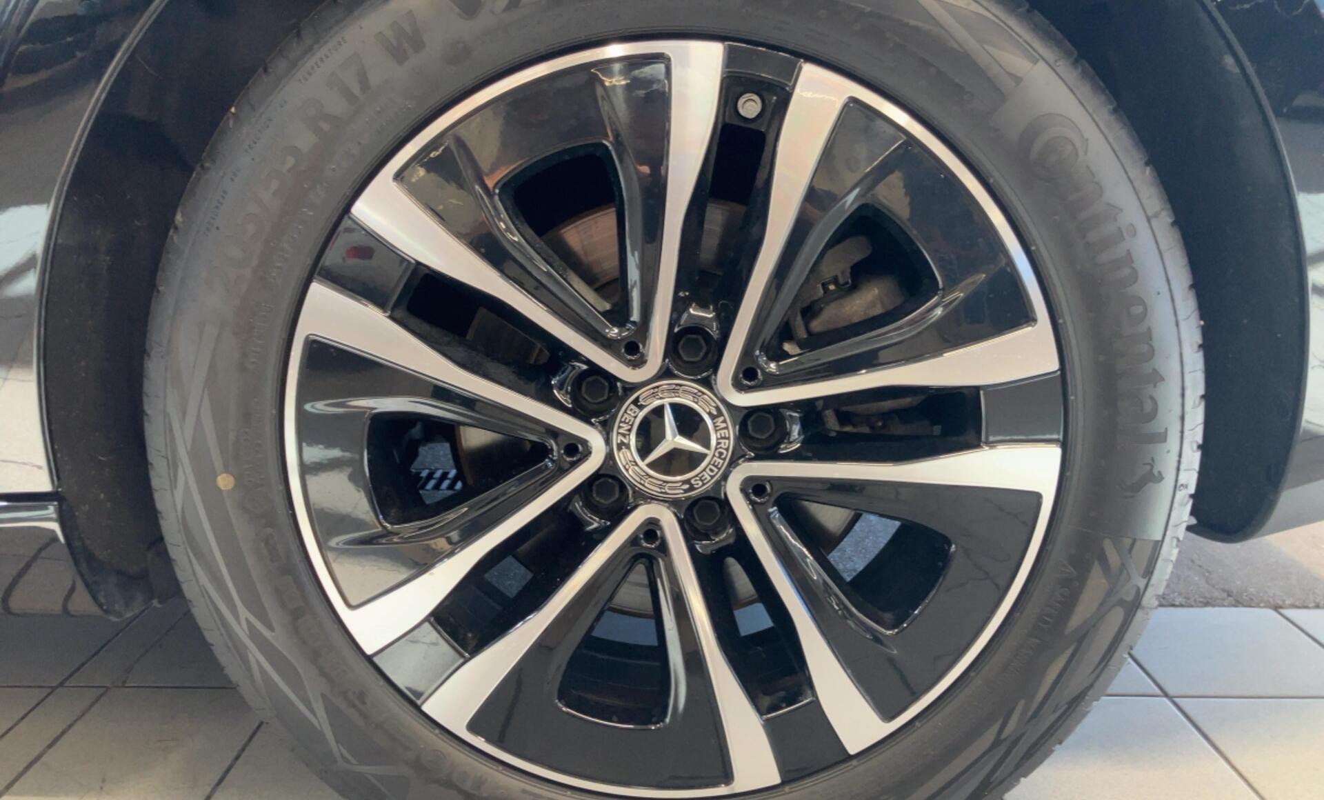 Mercedes-Benz - CLA 180 d Shooting Brake Österreich-Edition