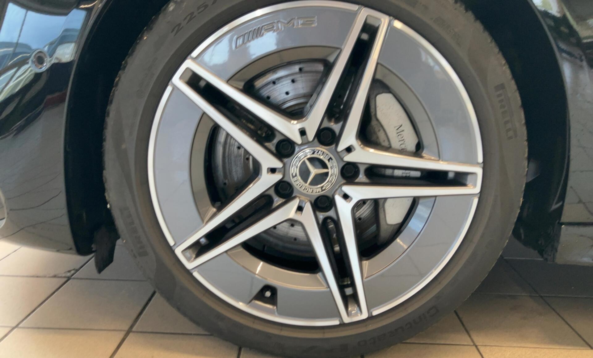 Mercedes-Benz - C 220 d T-Modell AMG Line