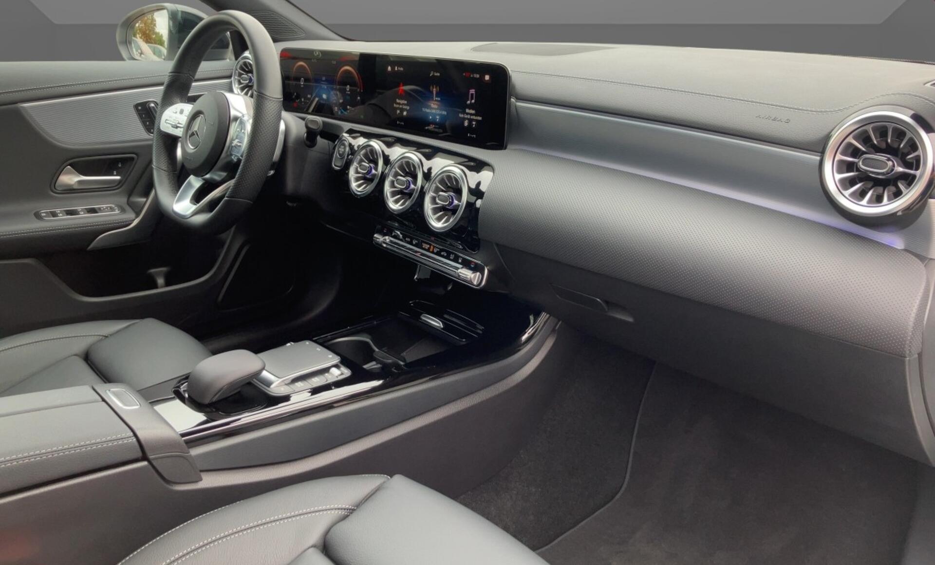 Mercedes-Benz - CLA 250 e Shooting Brake