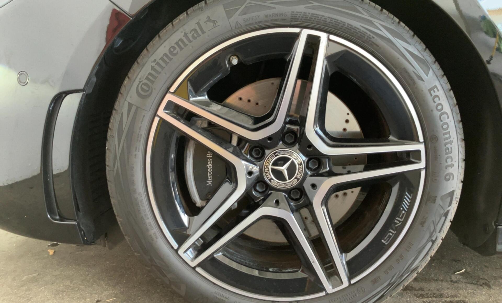 Mercedes-Benz - B 220 4MATIC AMG Line