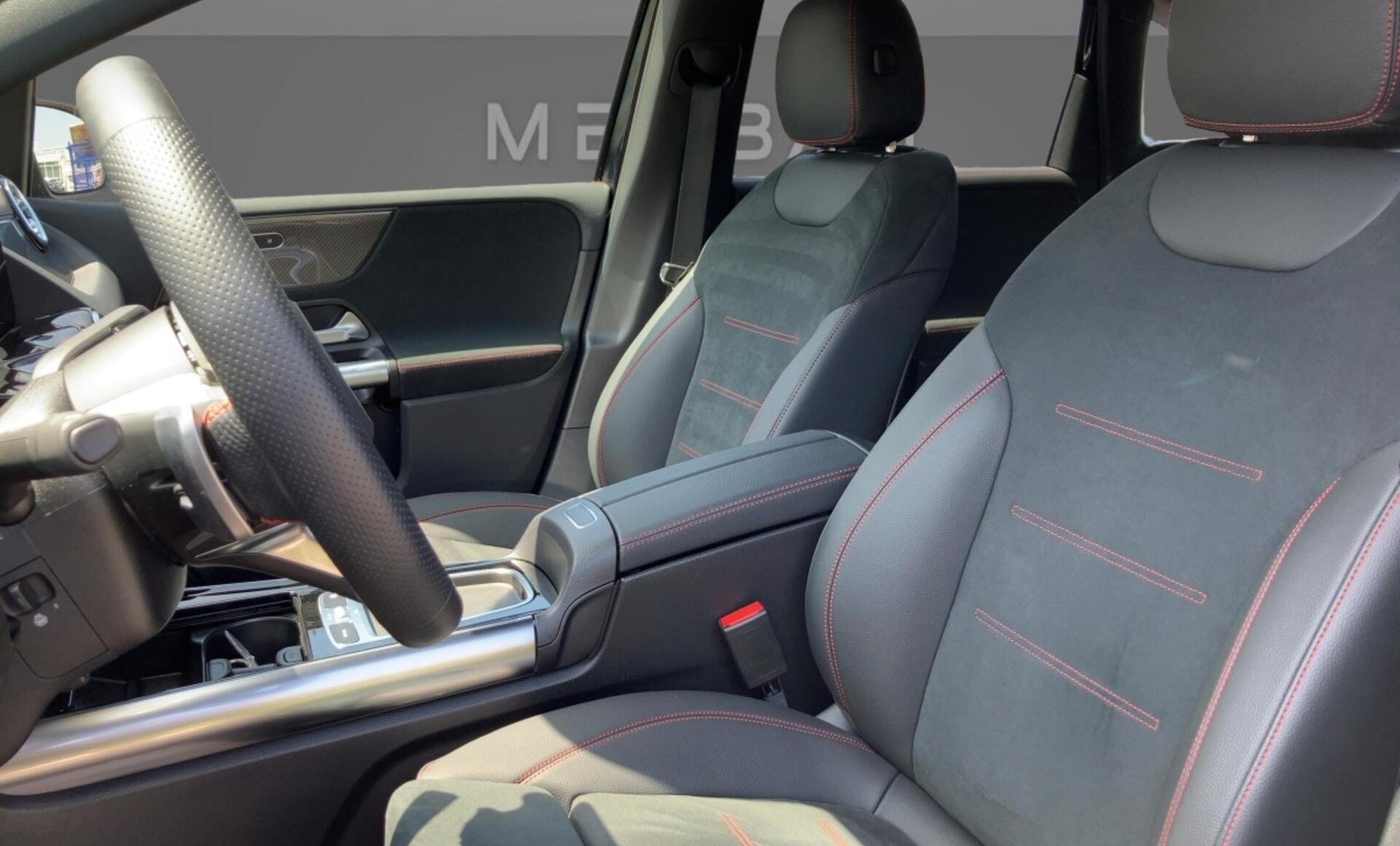 Mercedes-Benz - B 220 4MATIC AMG Line