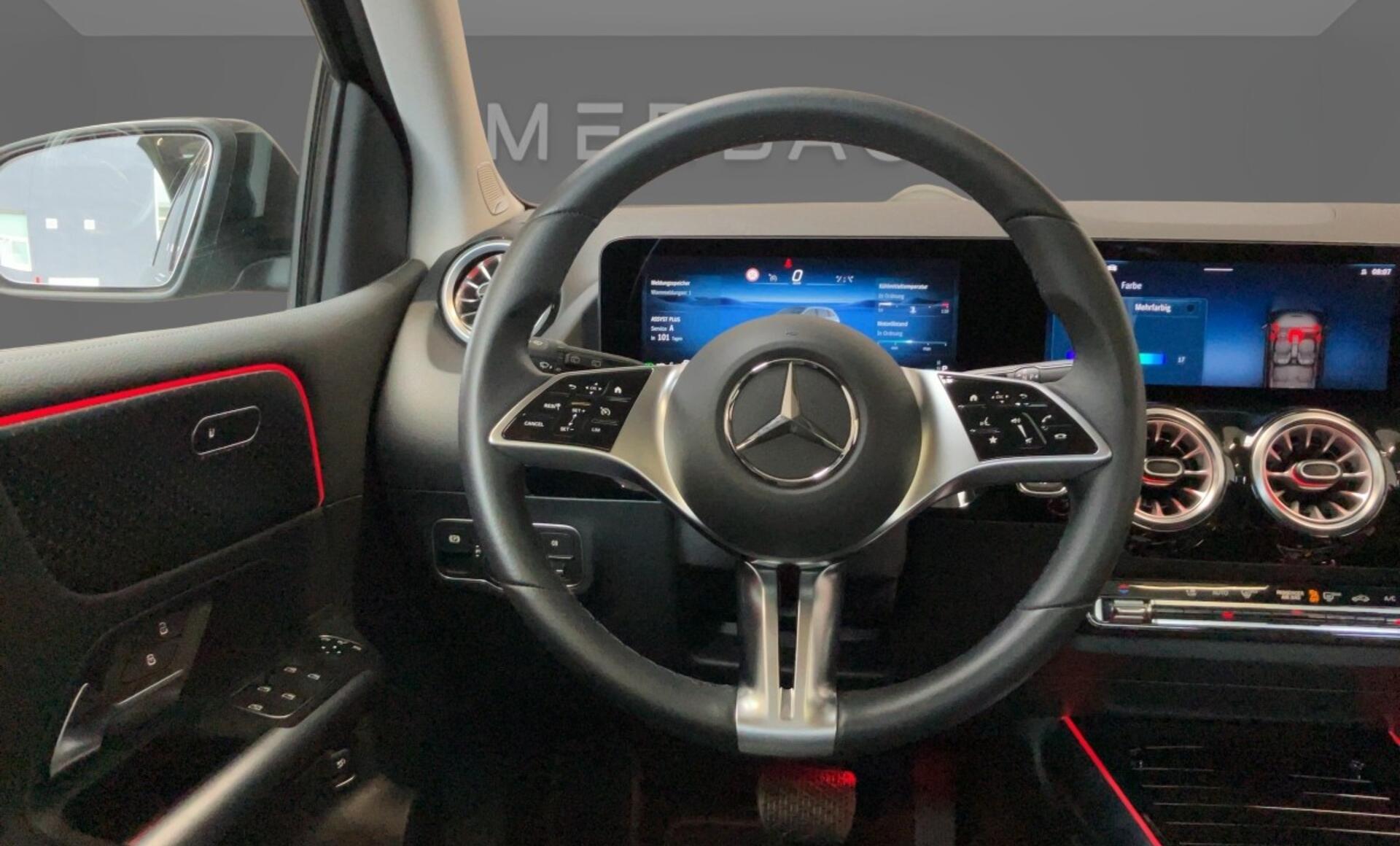 Mercedes-Benz - B 220 4MATIC