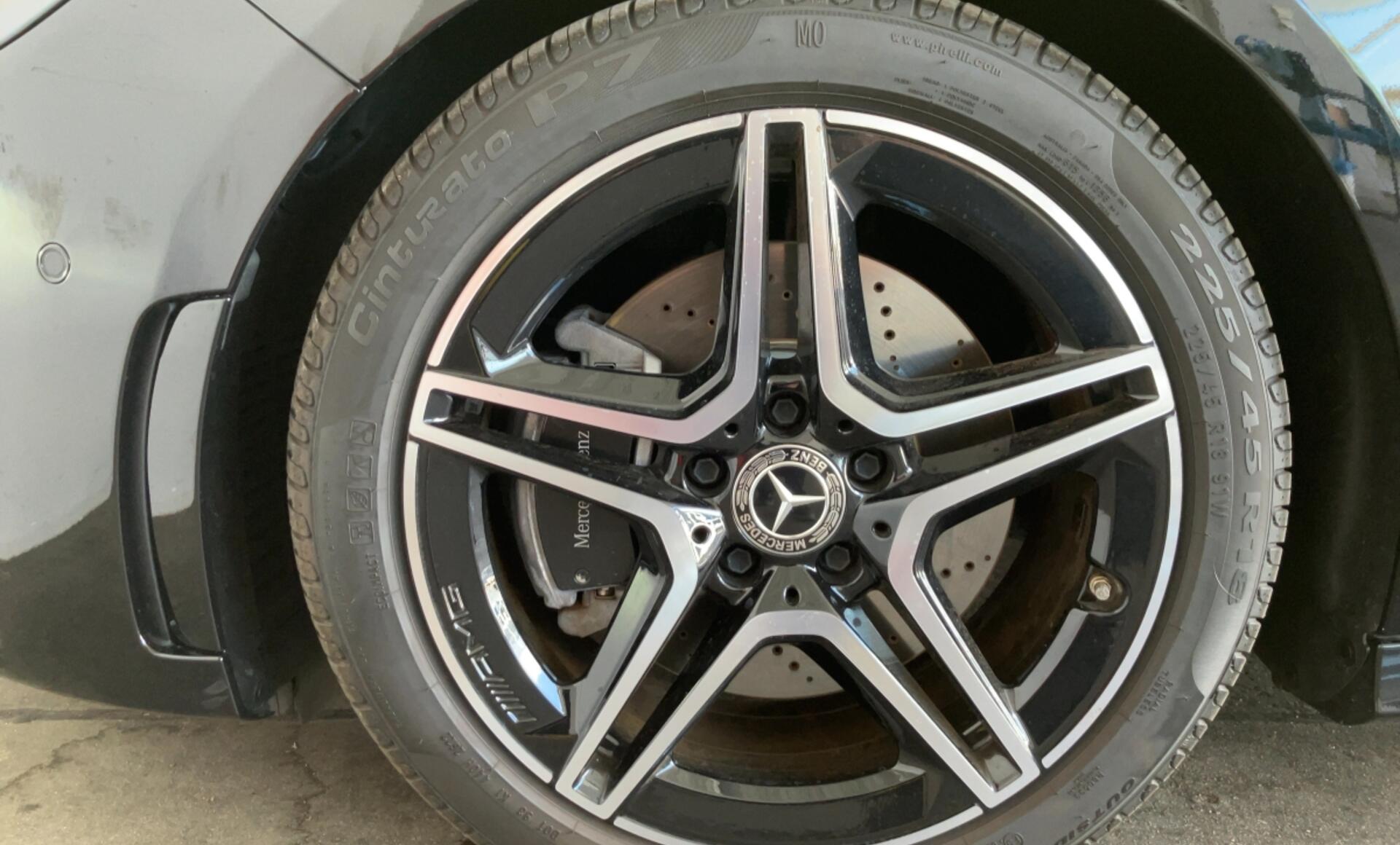 Mercedes-Benz - B 220 4MATIC Österreich-Edition