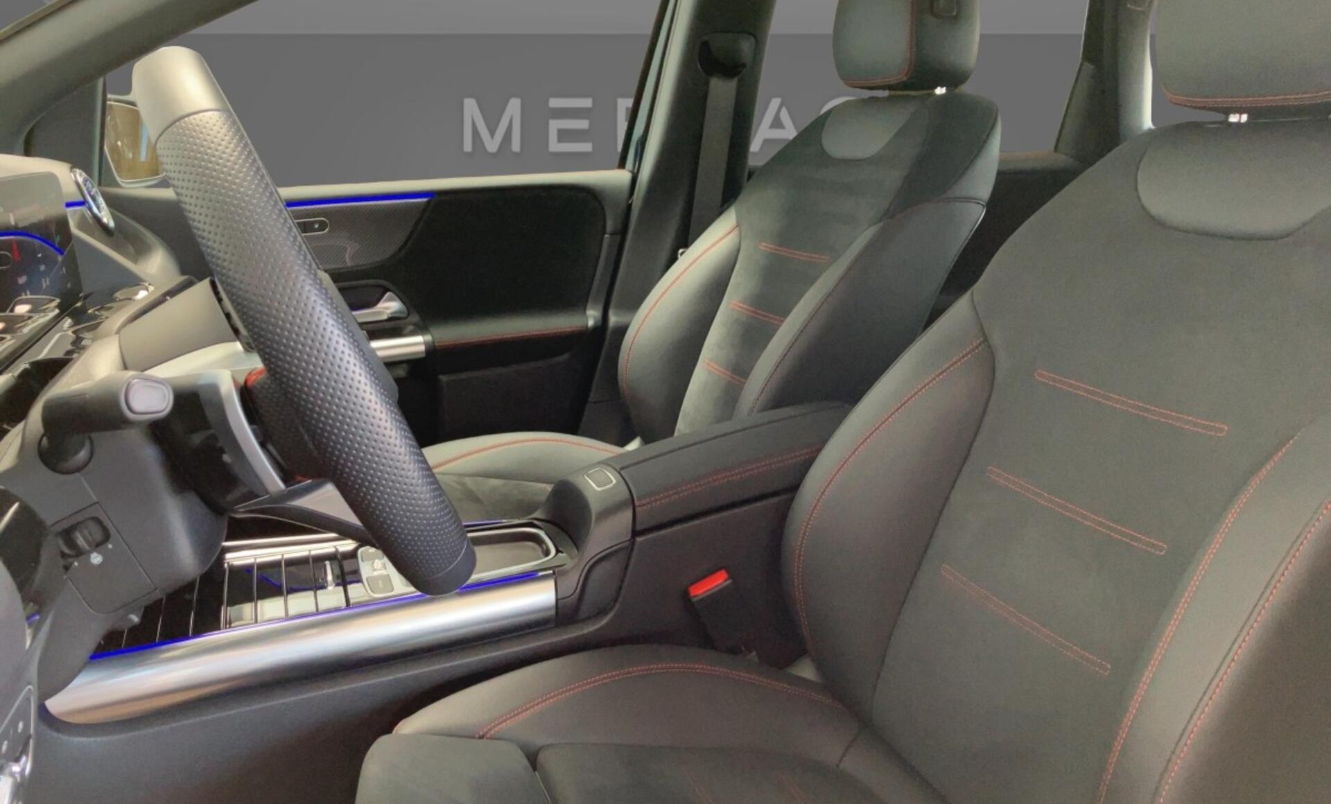 Mercedes-Benz - B 220 4MATIC Österreich-Edition