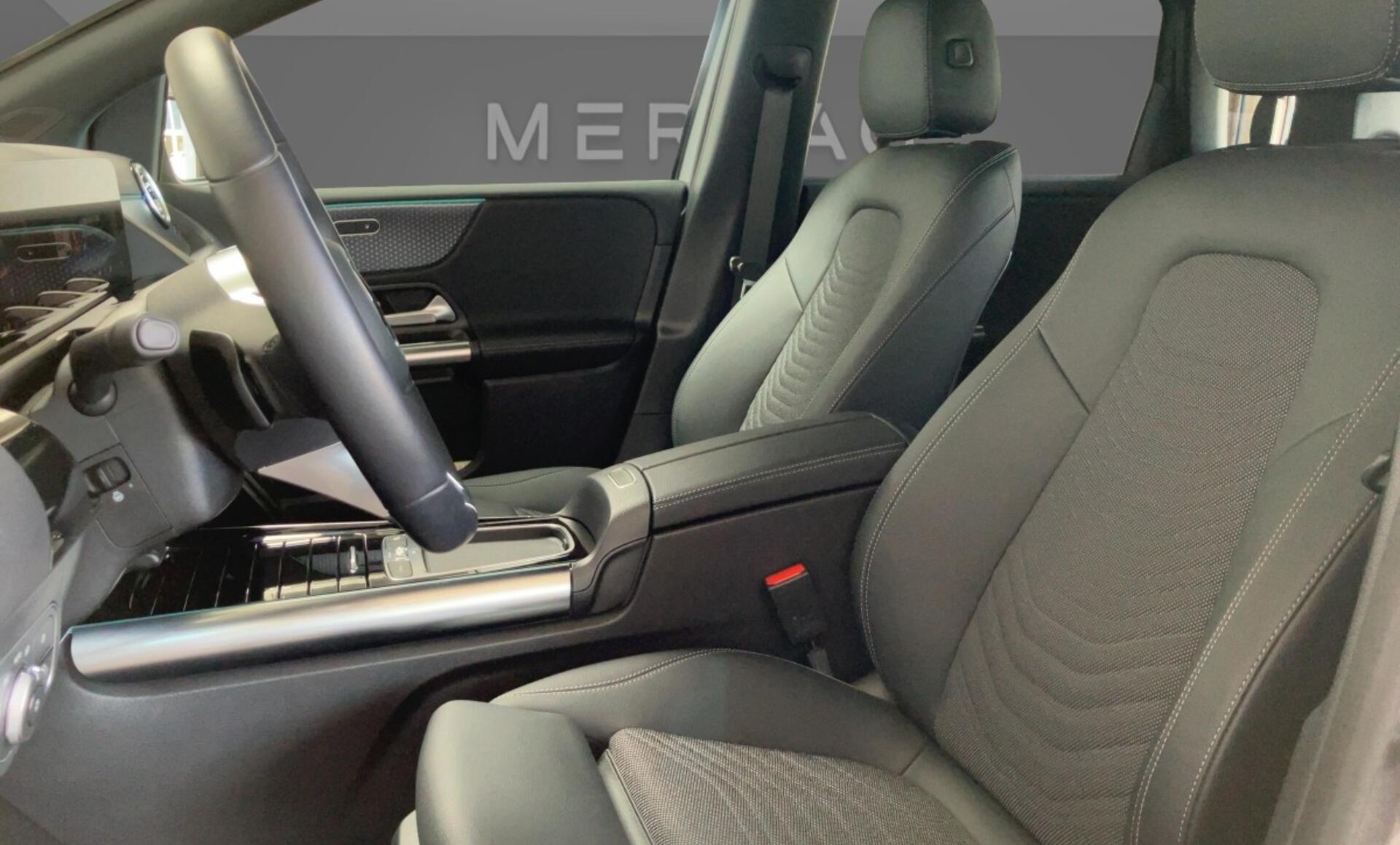 Mercedes-Benz - B 220 4MATIC Österreich-Edition