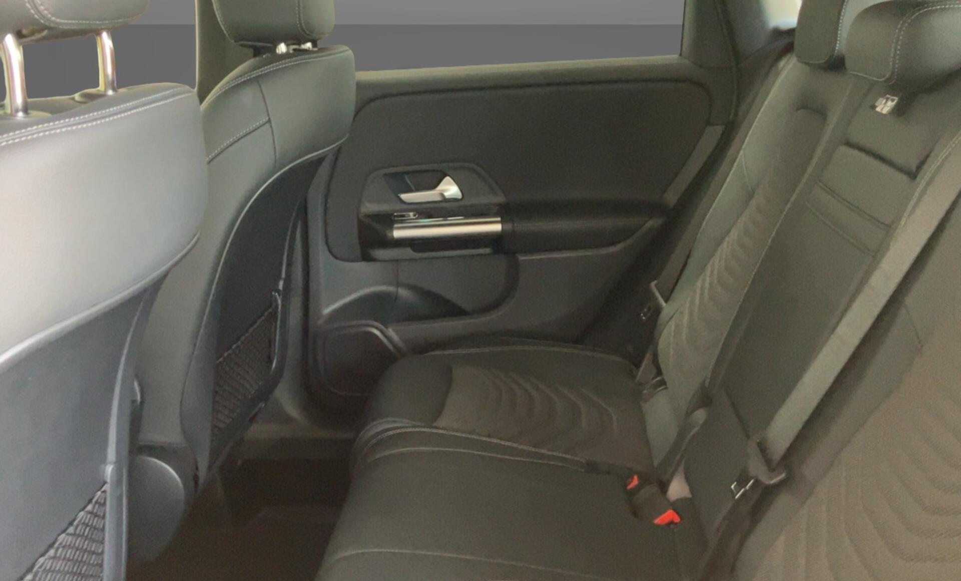Mercedes-Benz - B 220 4MATIC Österreich-Edition