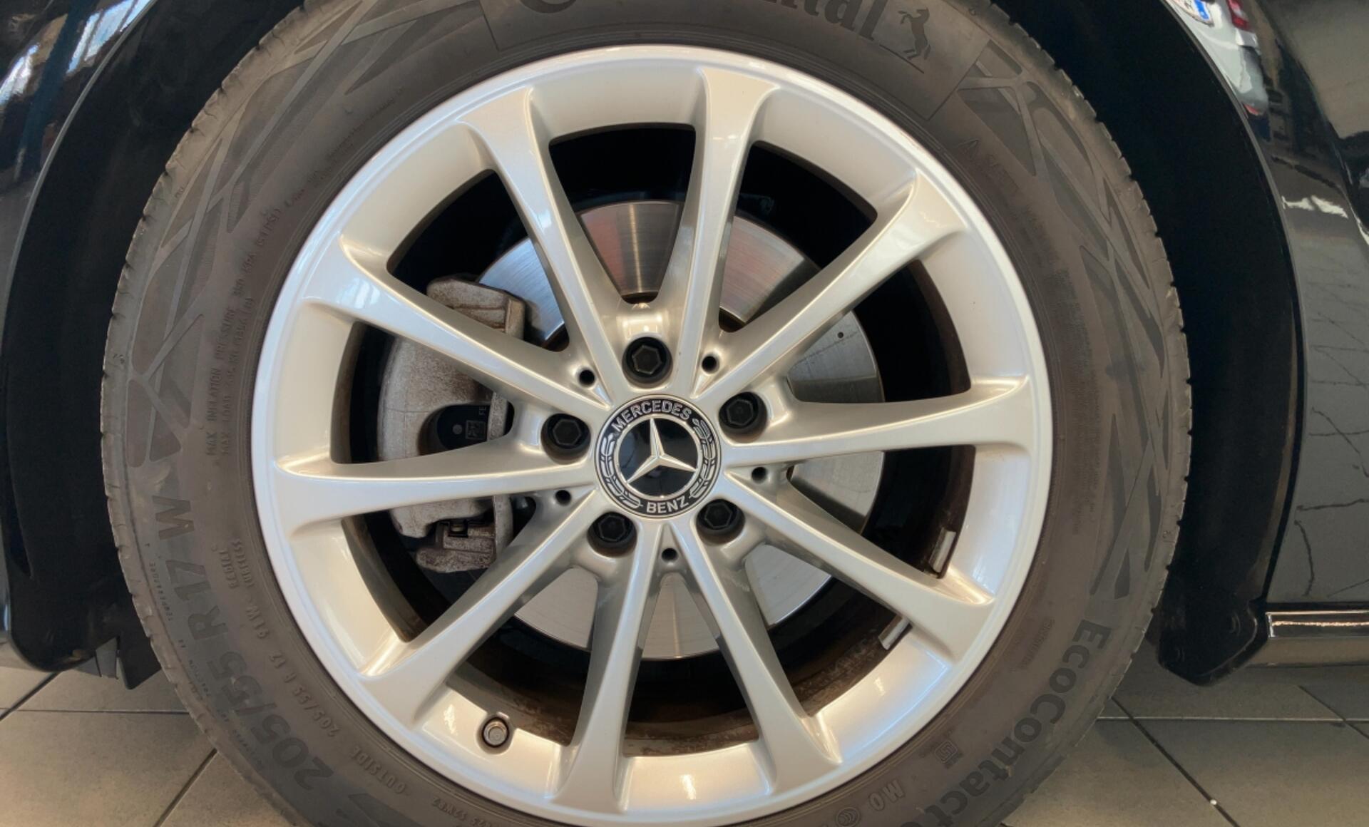 Mercedes-Benz - CLA 180 d Shooting Brake