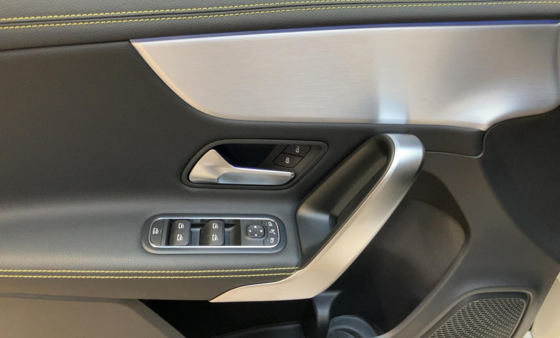 Mercedes-Benz - A 220 d