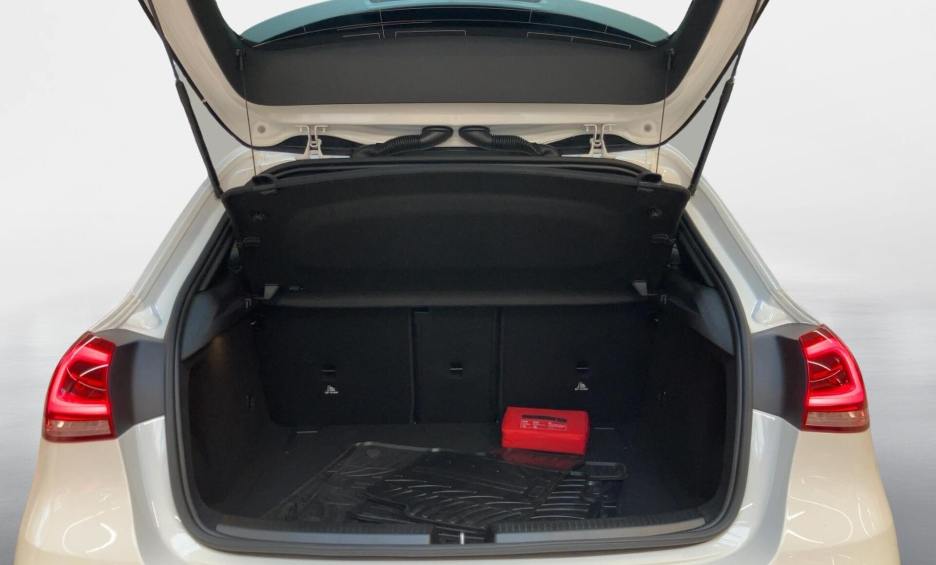 Mercedes-Benz - A 220 d