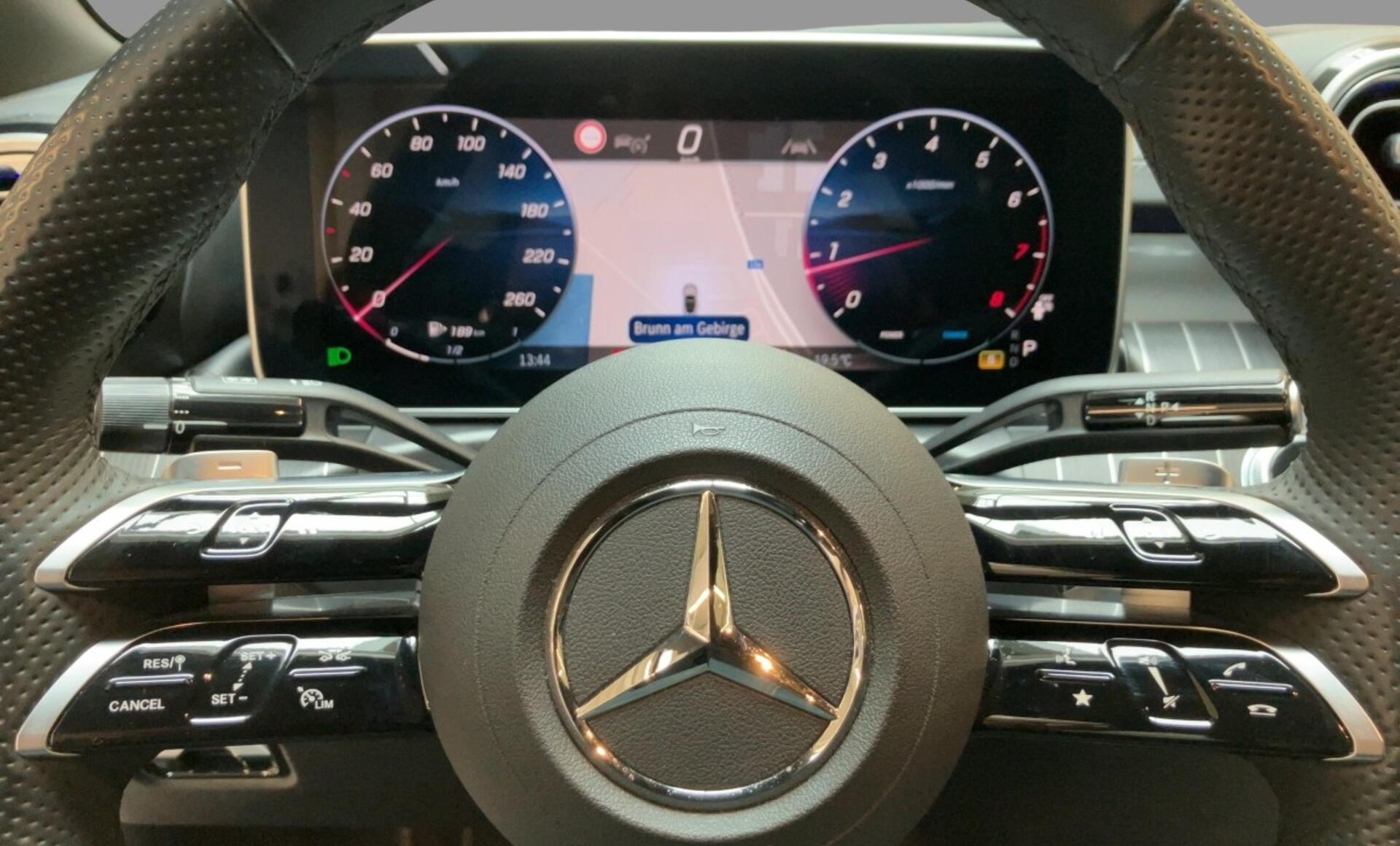 Mercedes-Benz - CLE 300 4MATIC Cabriolet