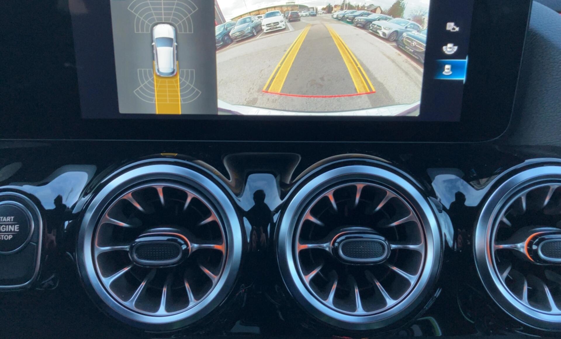 Mercedes-Benz - GLA 250e AMG Line