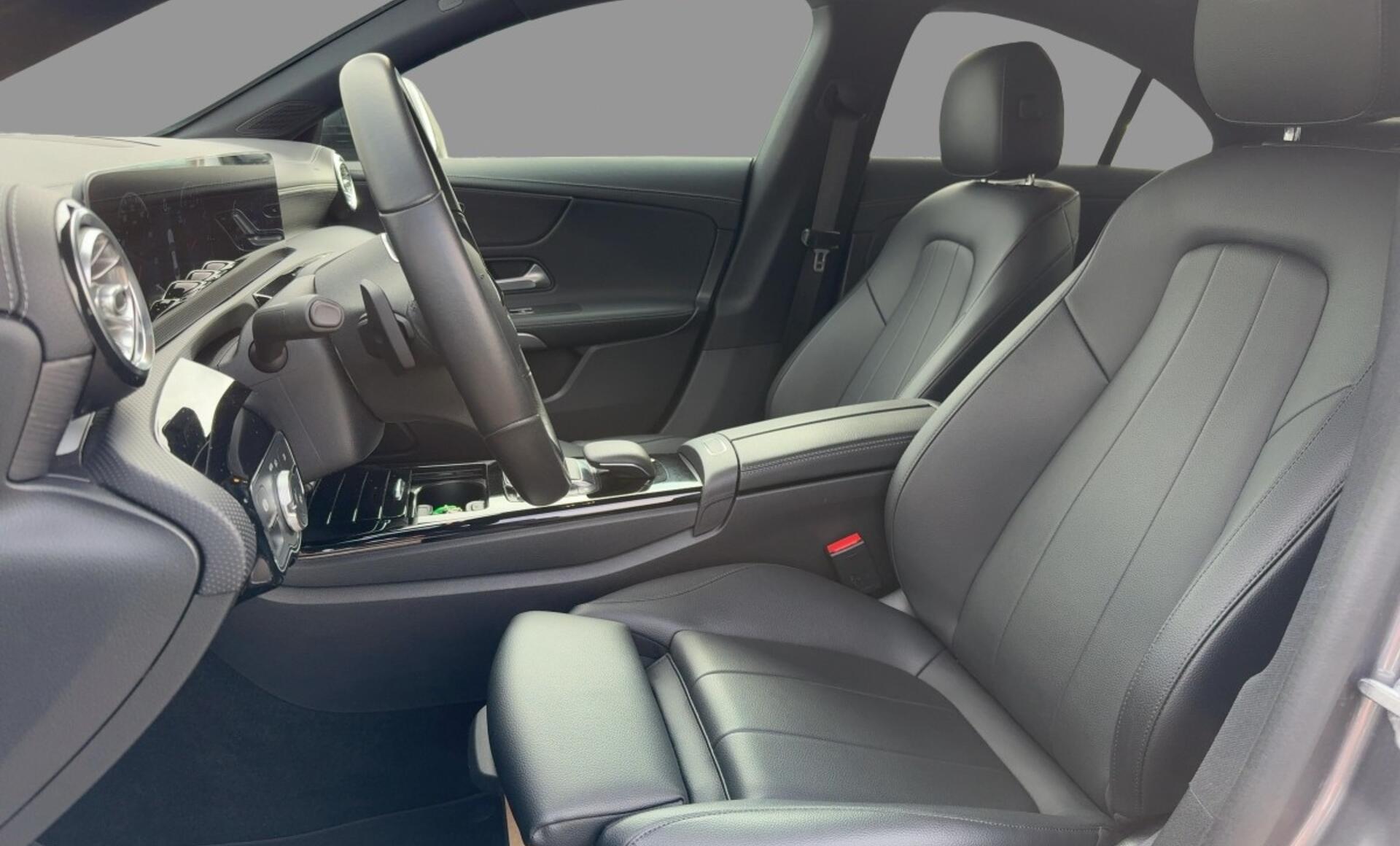 Mercedes-Benz - CLA 220 4MATIC Coupé