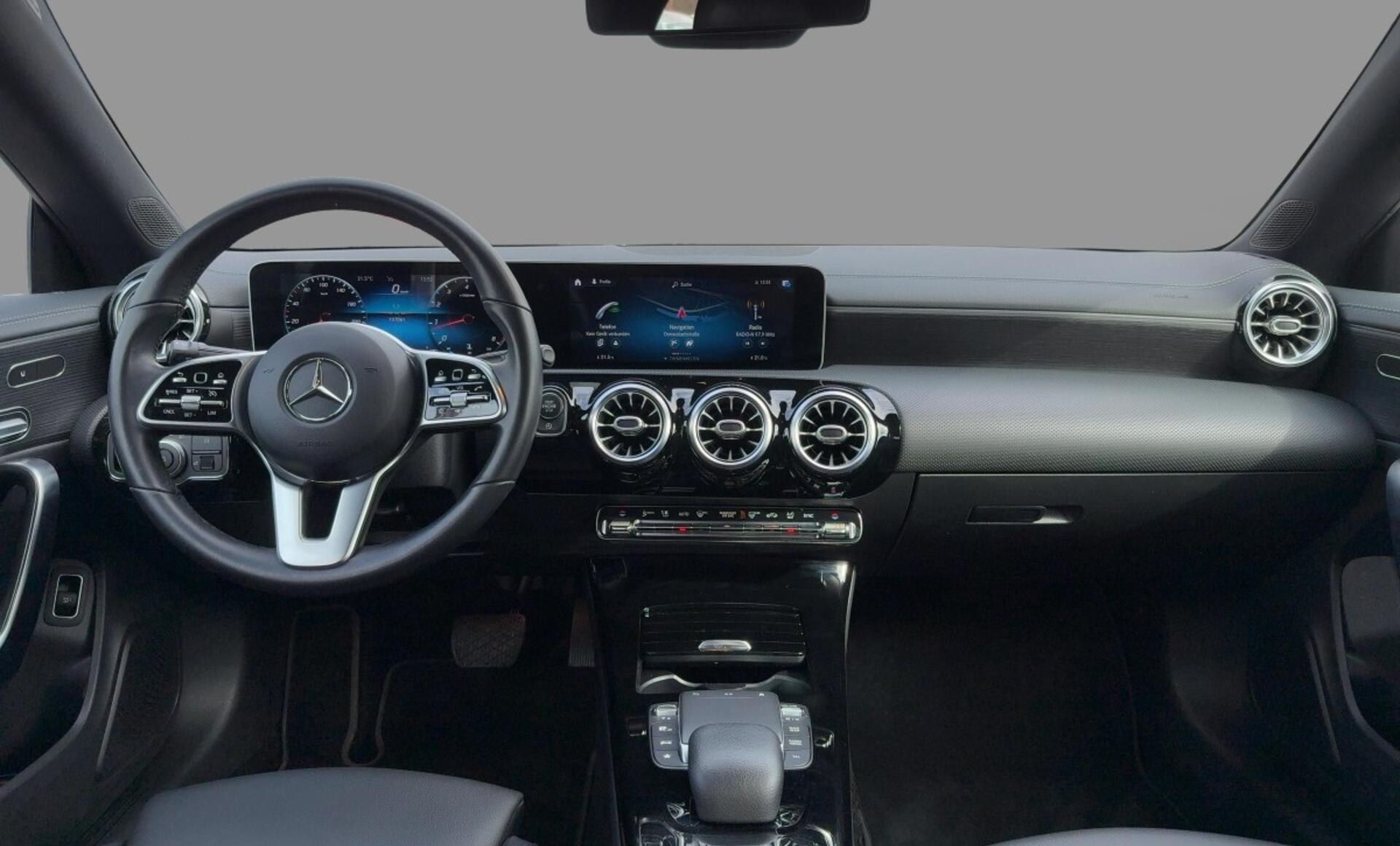 Mercedes-Benz - CLA 220 4MATIC Coupé