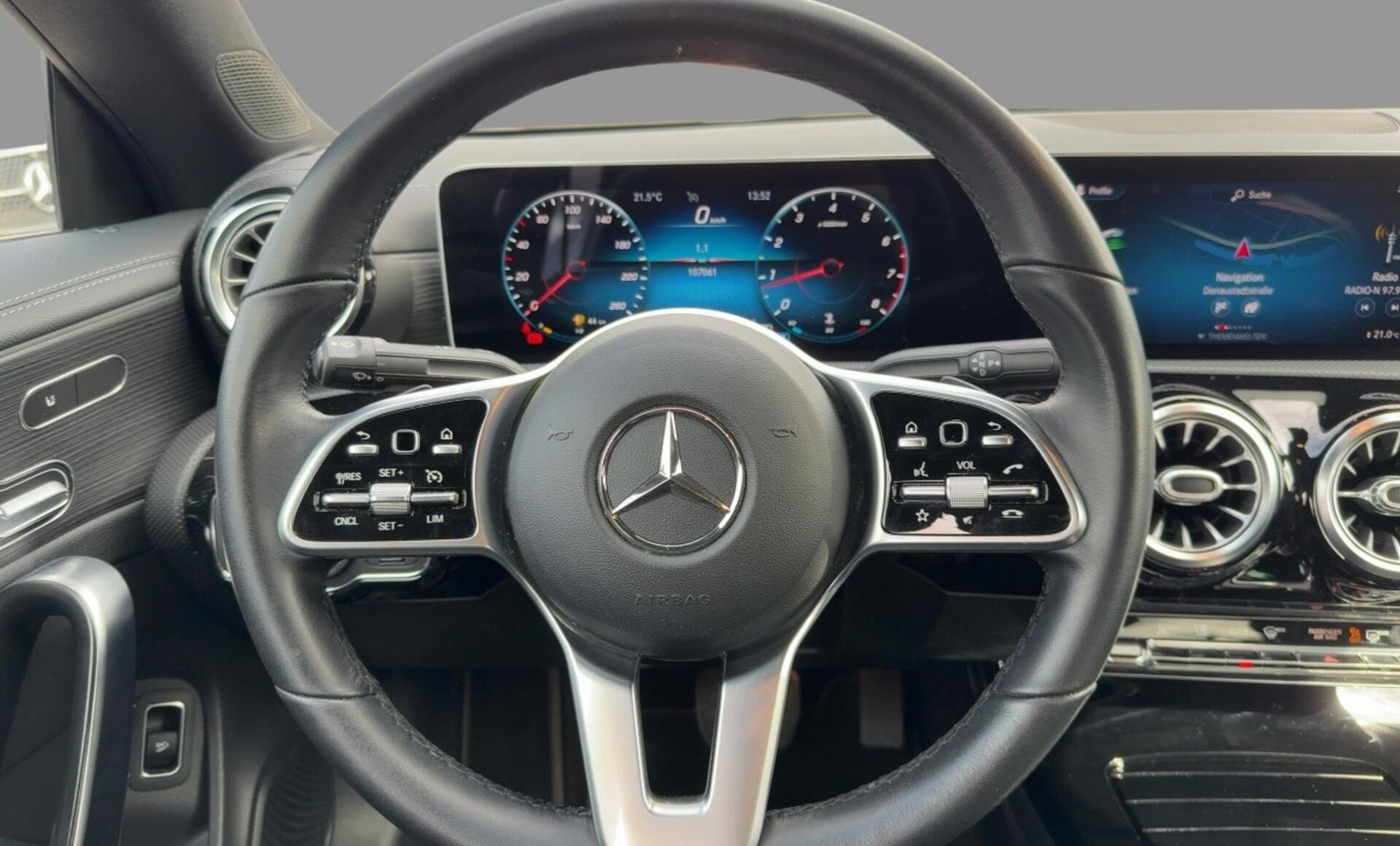 Mercedes-Benz - CLA 220 4MATIC Coupé