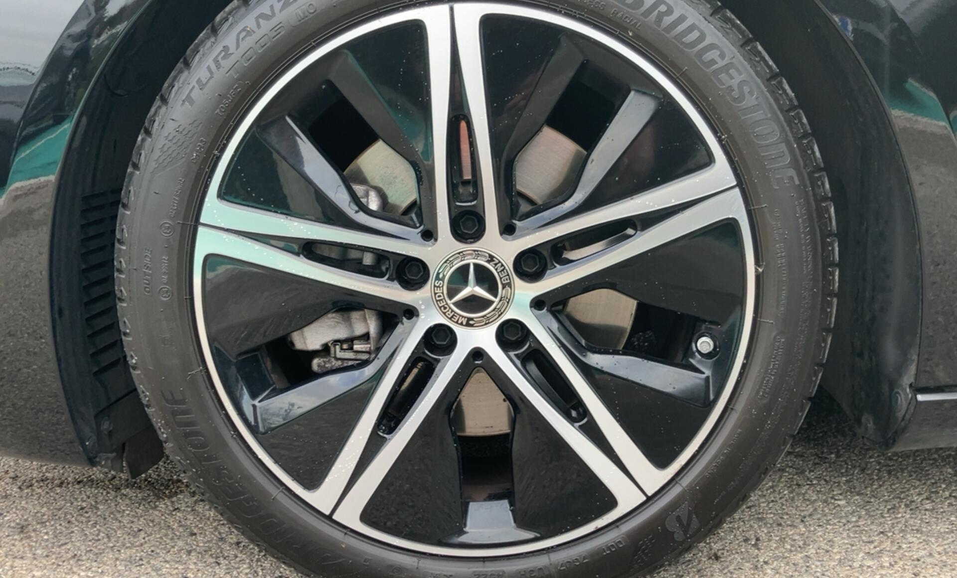 Mercedes-Benz - B 220 4MATIC