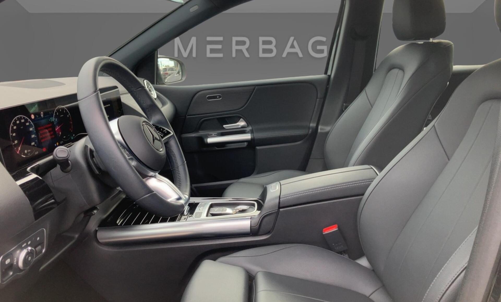 Mercedes-Benz - B 220 4MATIC