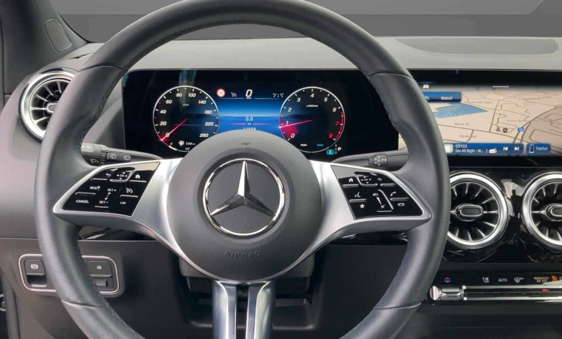 Mercedes-Benz - B 220 4MATIC
