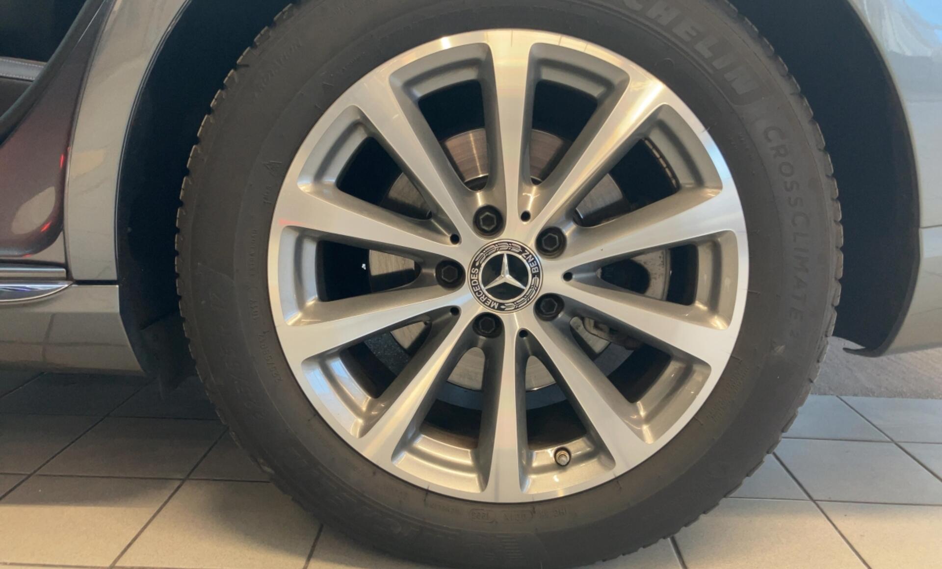 Mercedes-Benz - E 220 d T-Modell Austria Edition