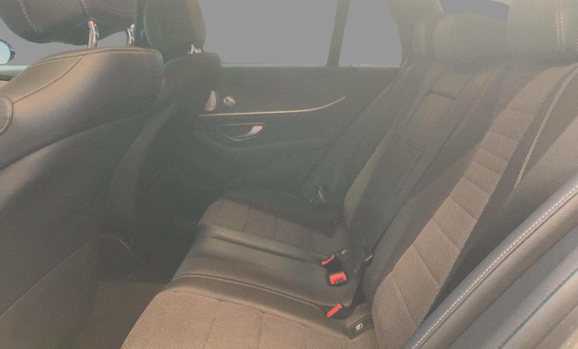 Mercedes-Benz - E 220 d T-Modell Austria Edition