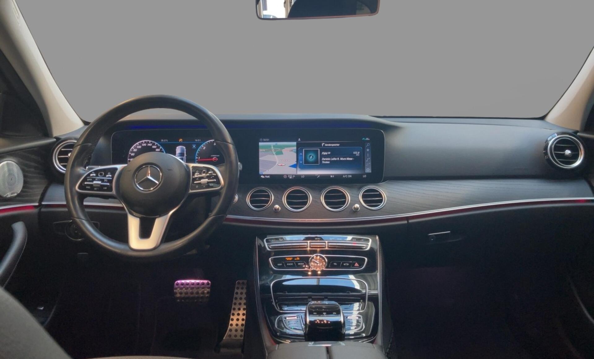 Mercedes-Benz - E 220 d T-Modell Austria Edition