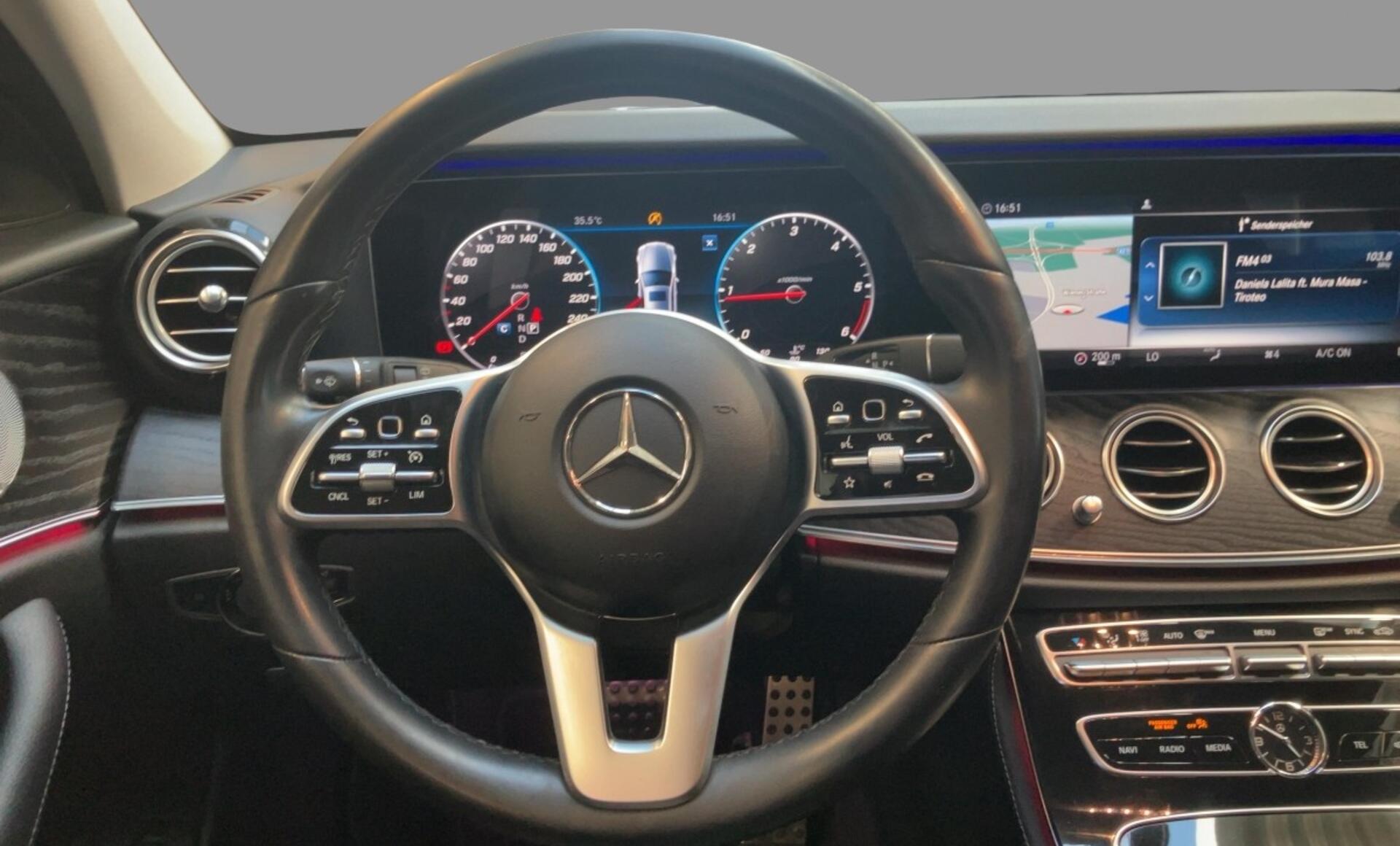 Mercedes-Benz - E 220 d T-Modell Austria Edition