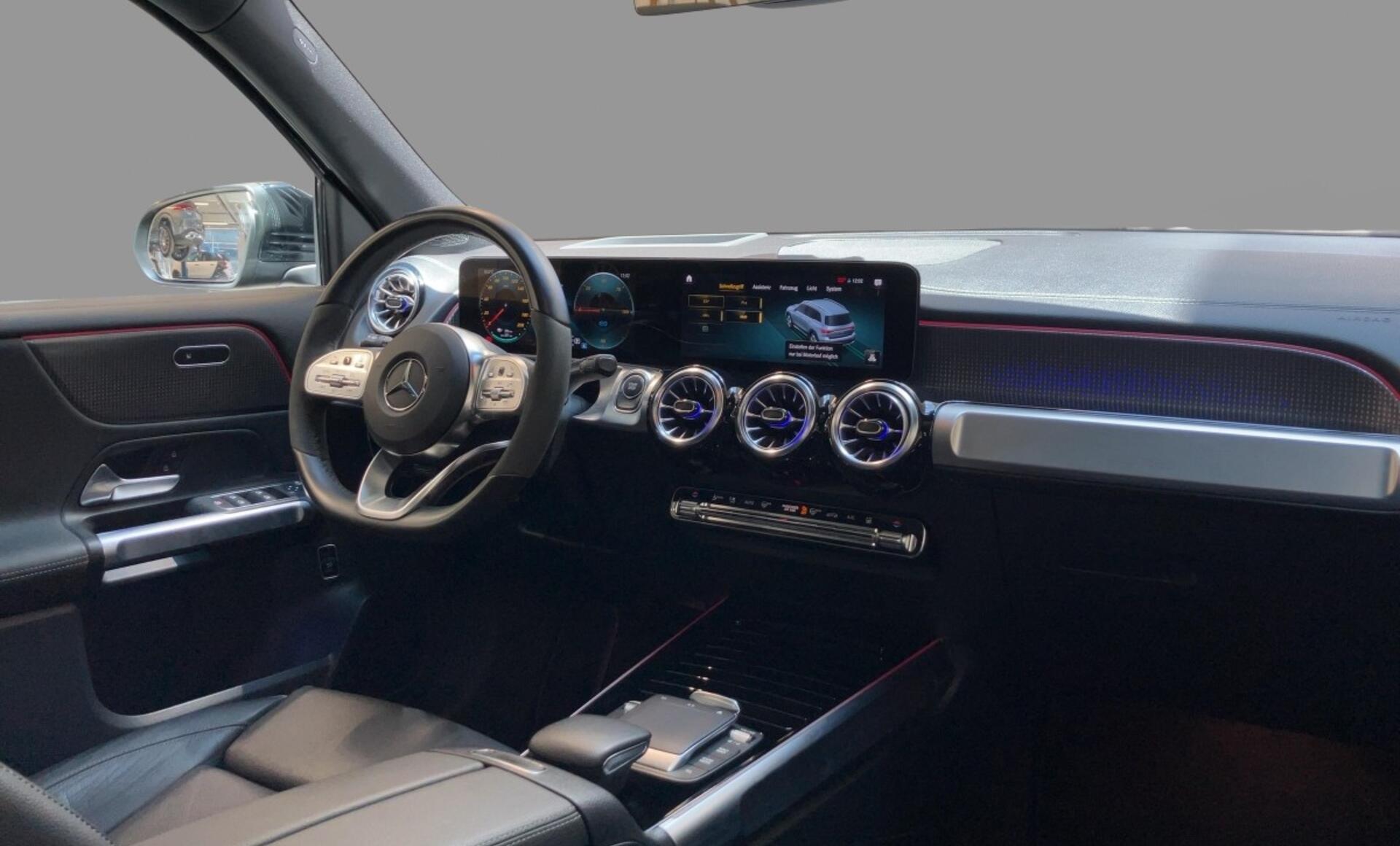 Mercedes-Benz - EQB 300 4MATIC