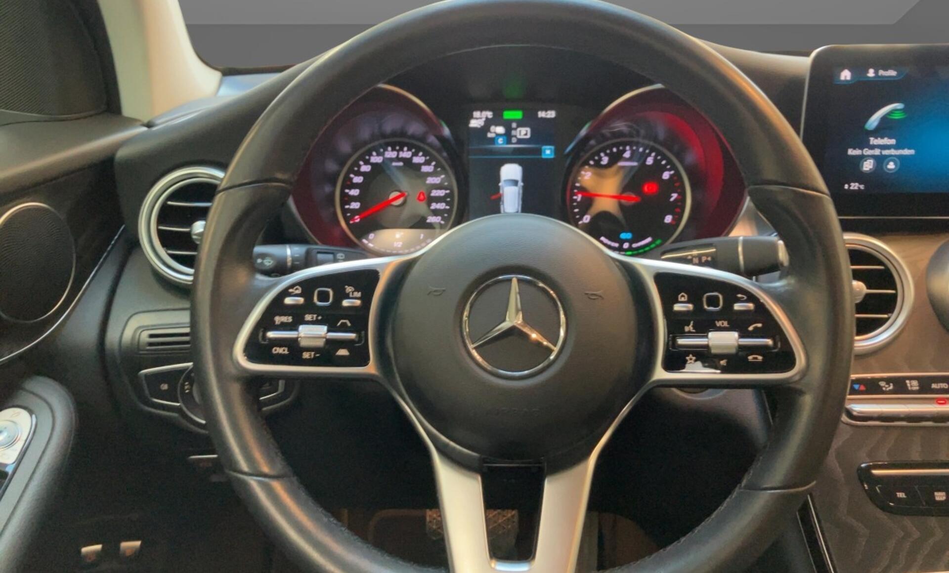 Mercedes-Benz - GLC 300 e 4MATIC