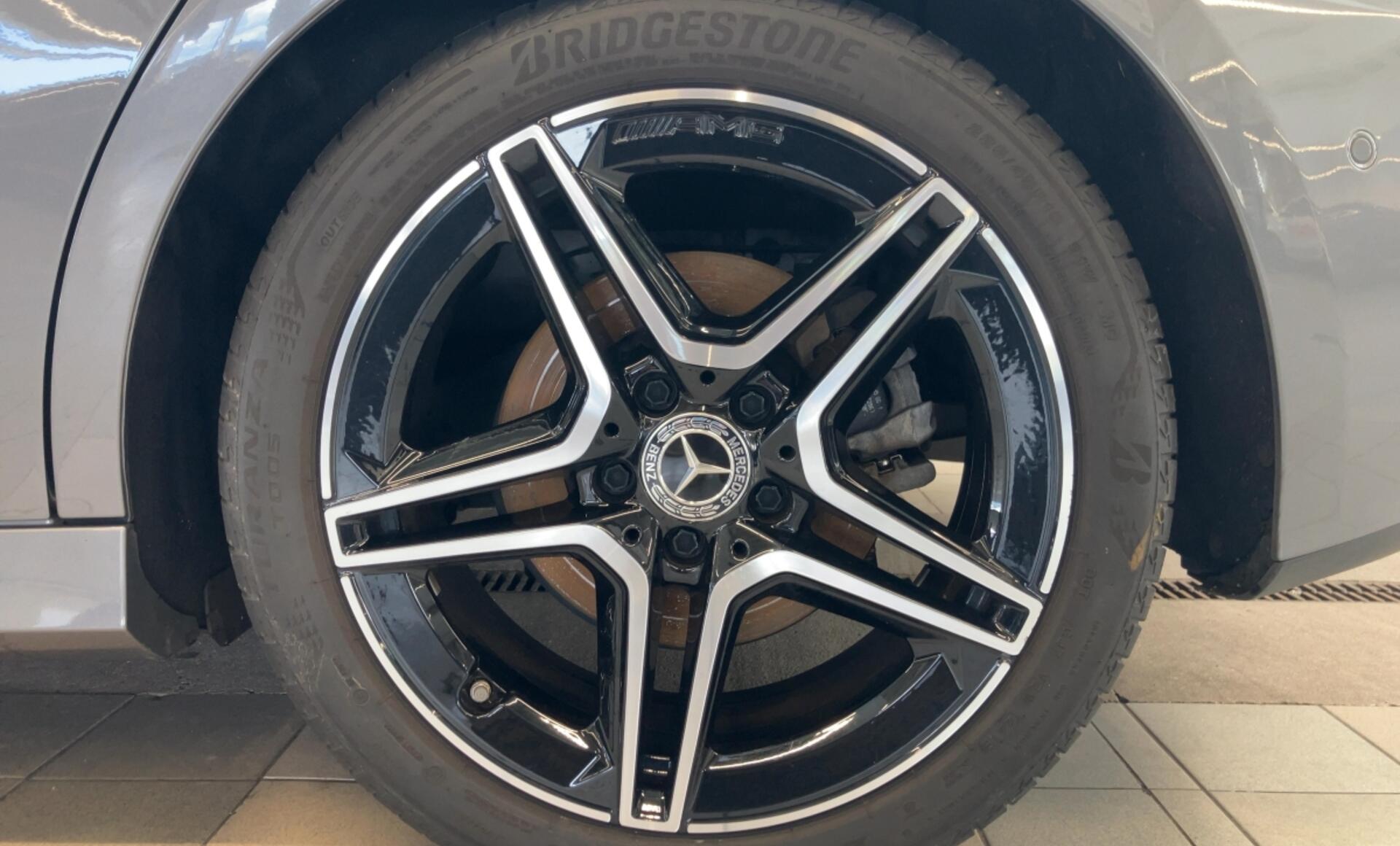 Mercedes-Benz - A 200 Kompaktlimousine AMG Line